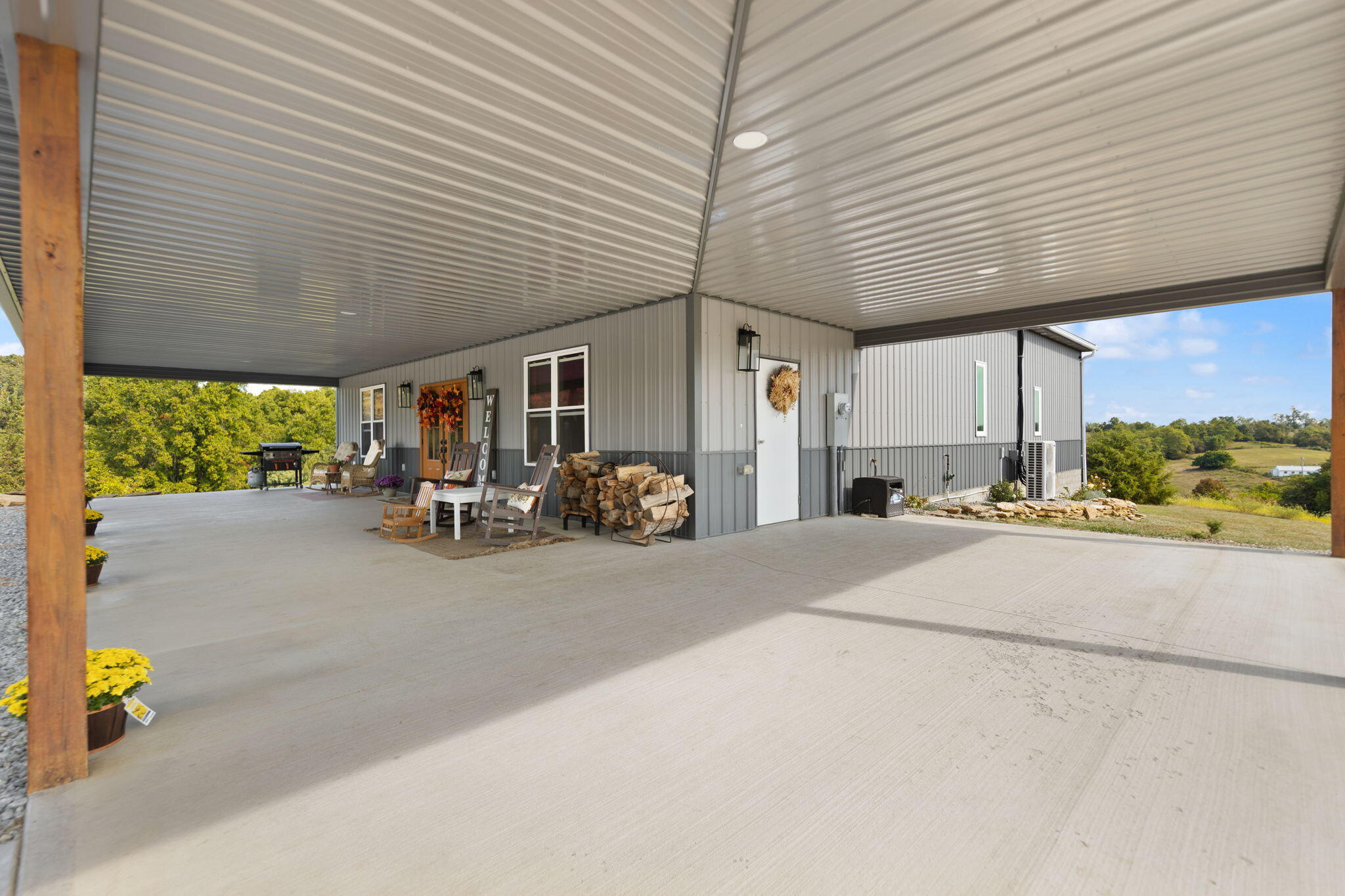 332 U Forbes Way