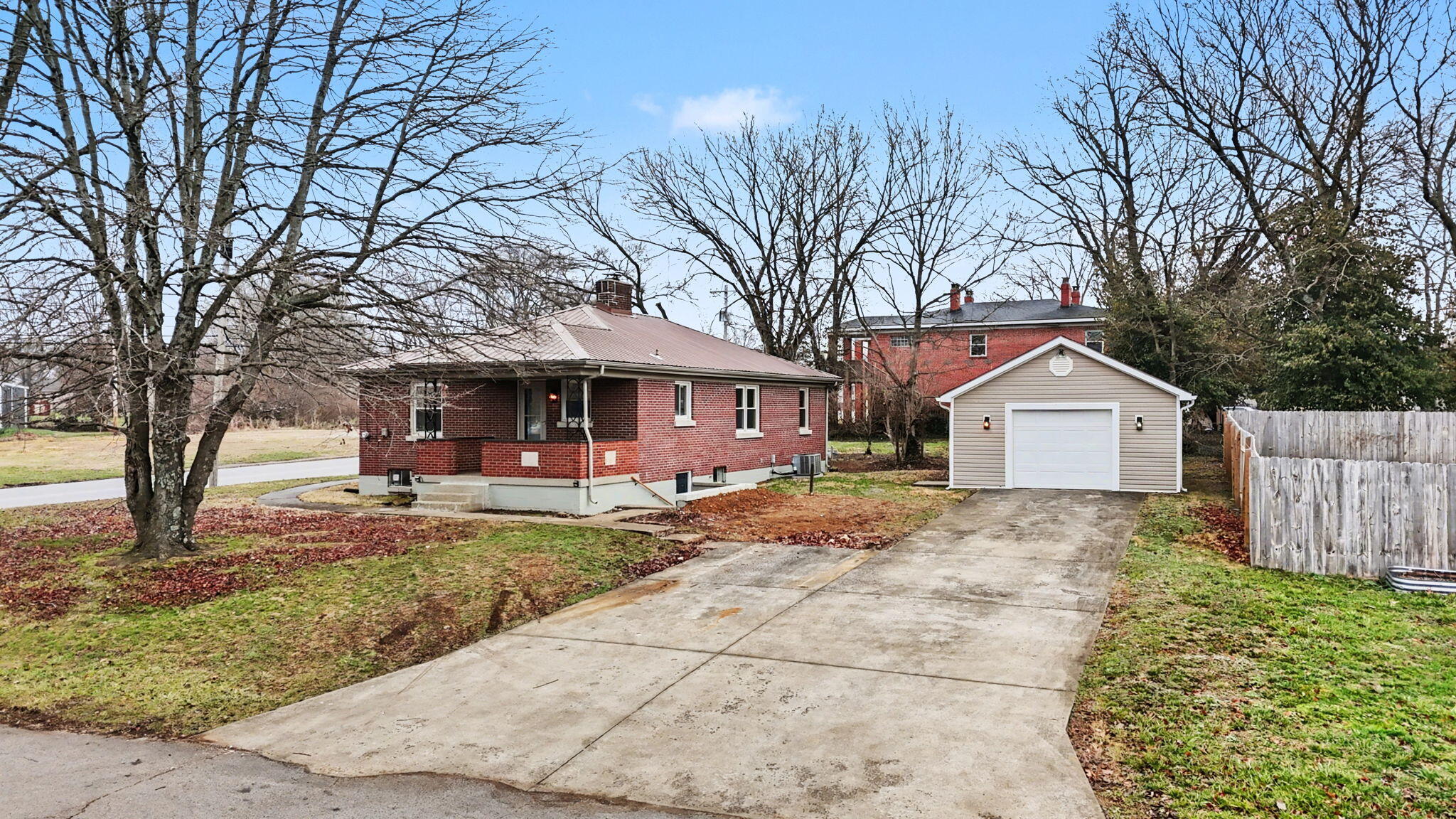 300 E Maple Street