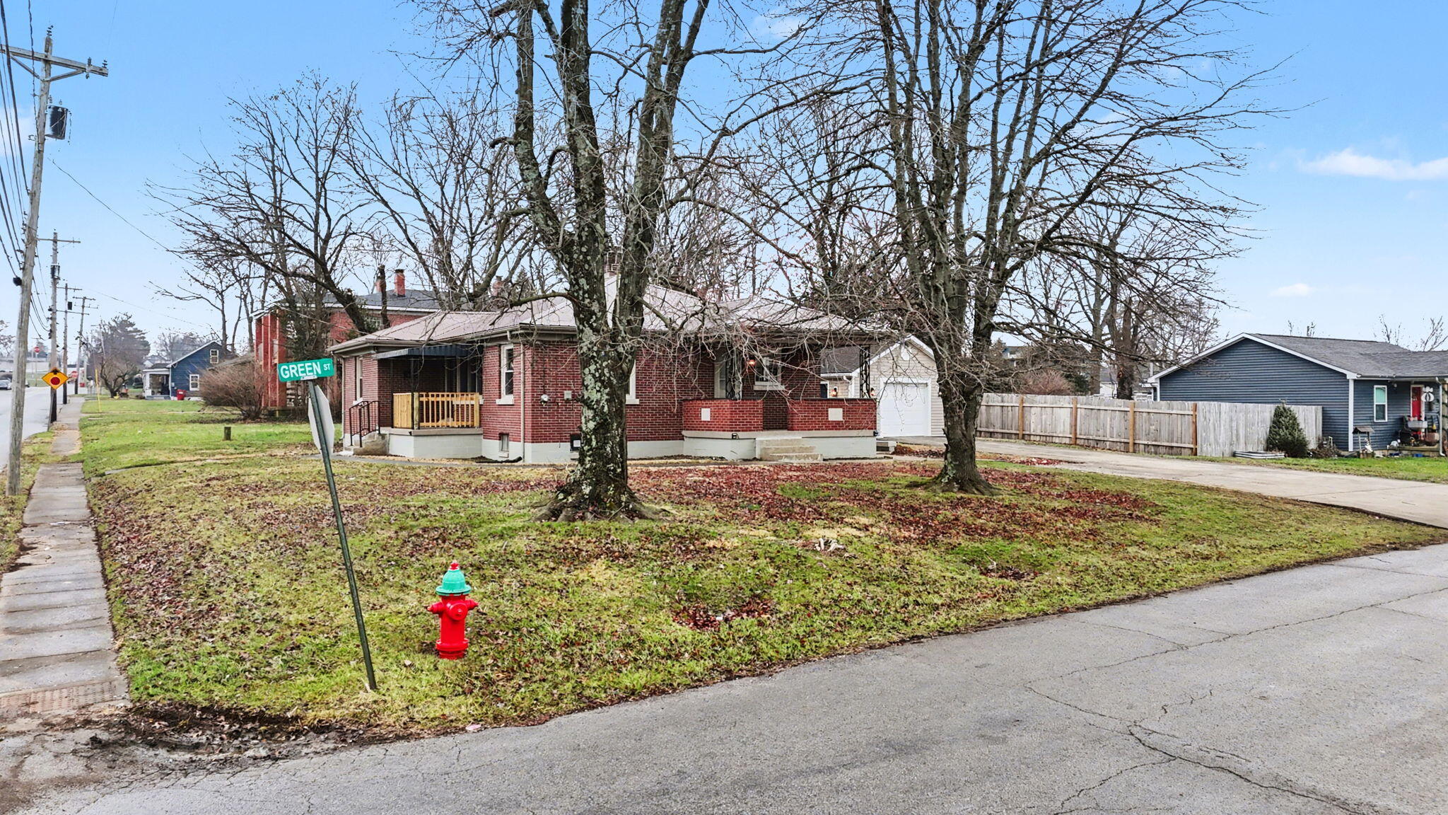 300 E Maple Street
