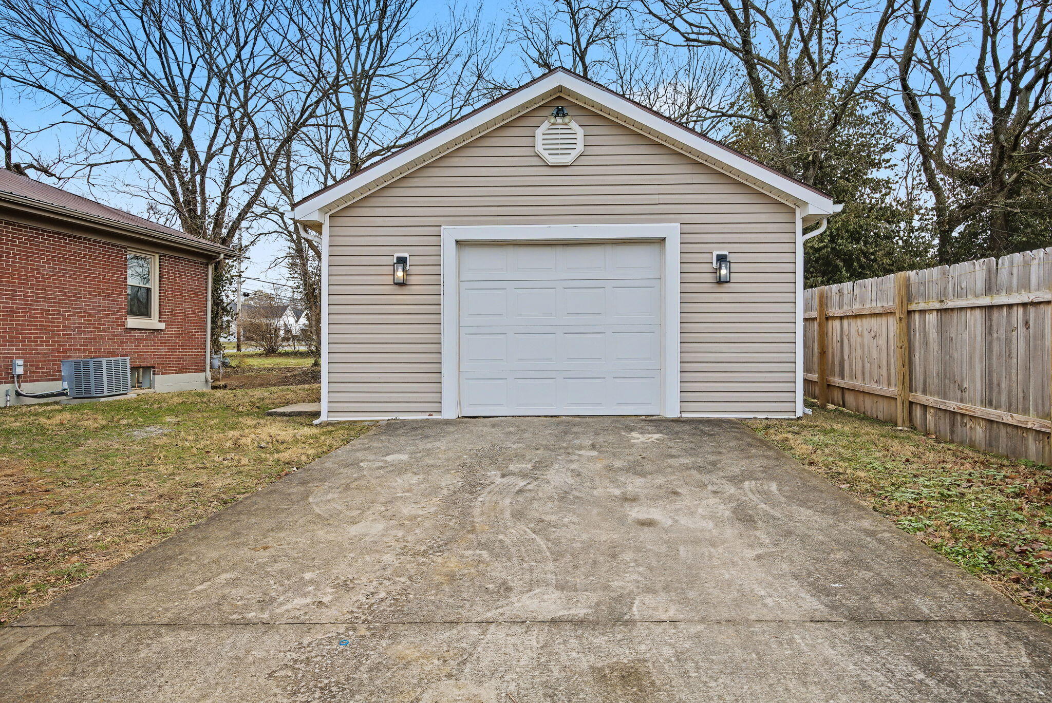 300 E Maple Street