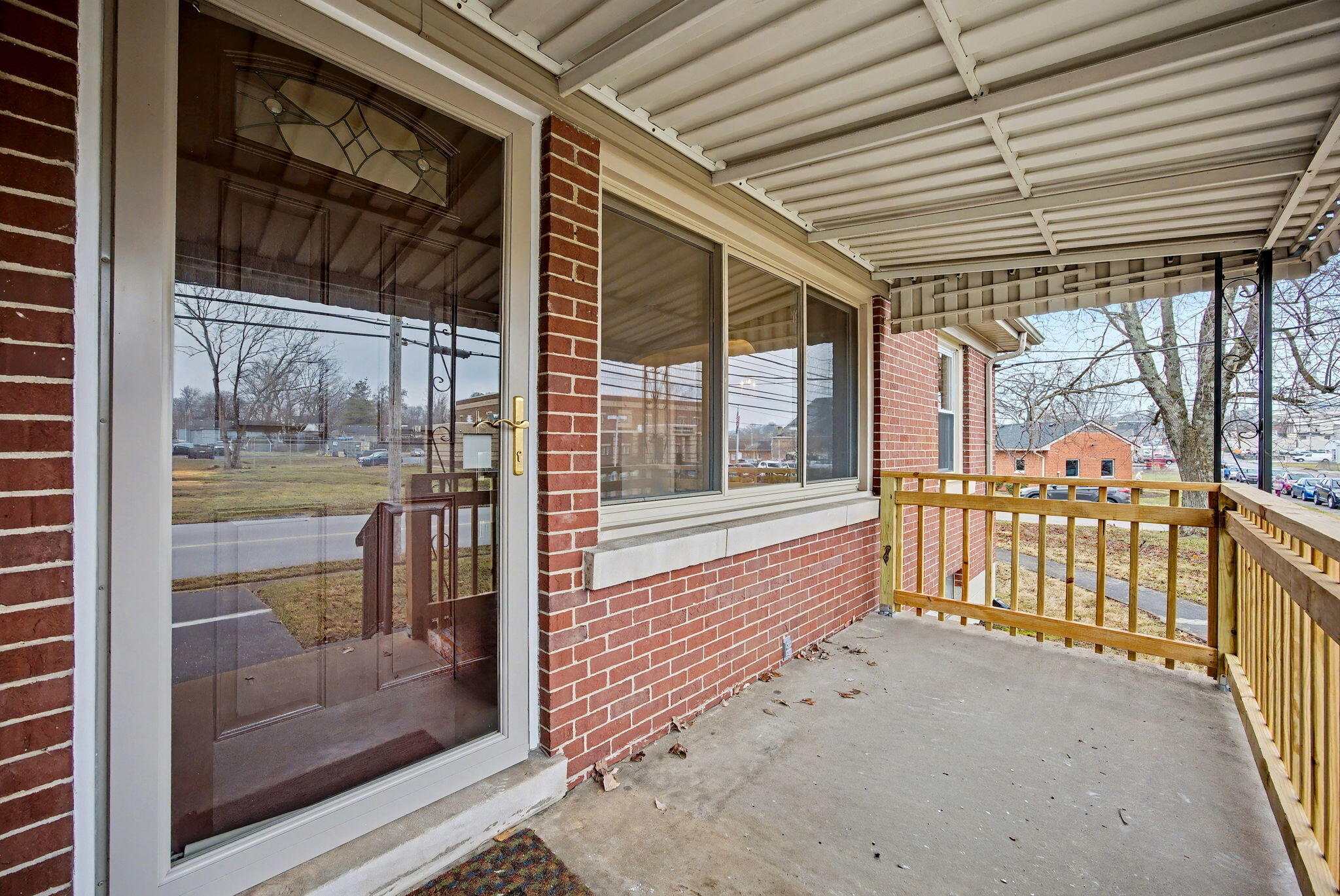 300 E Maple Street