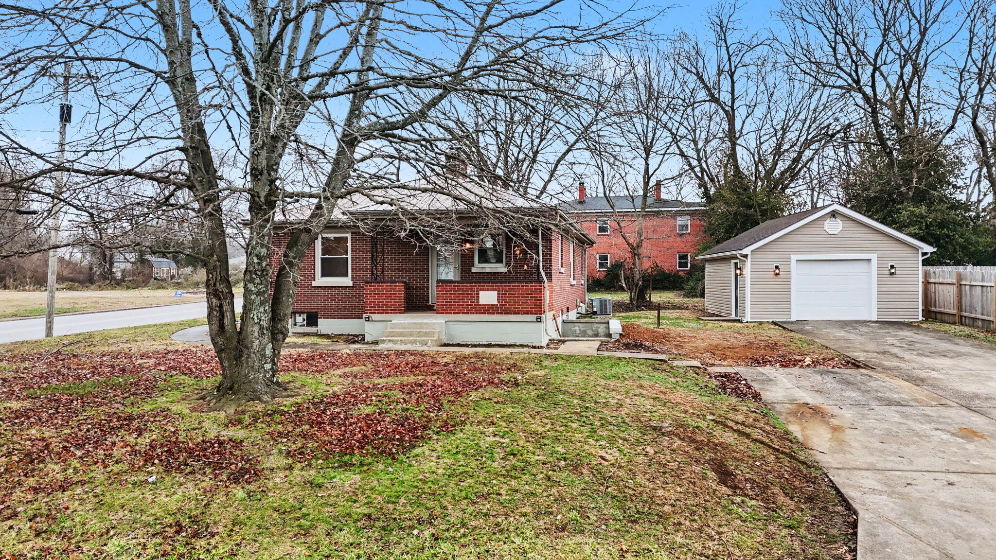 300 E Maple Street