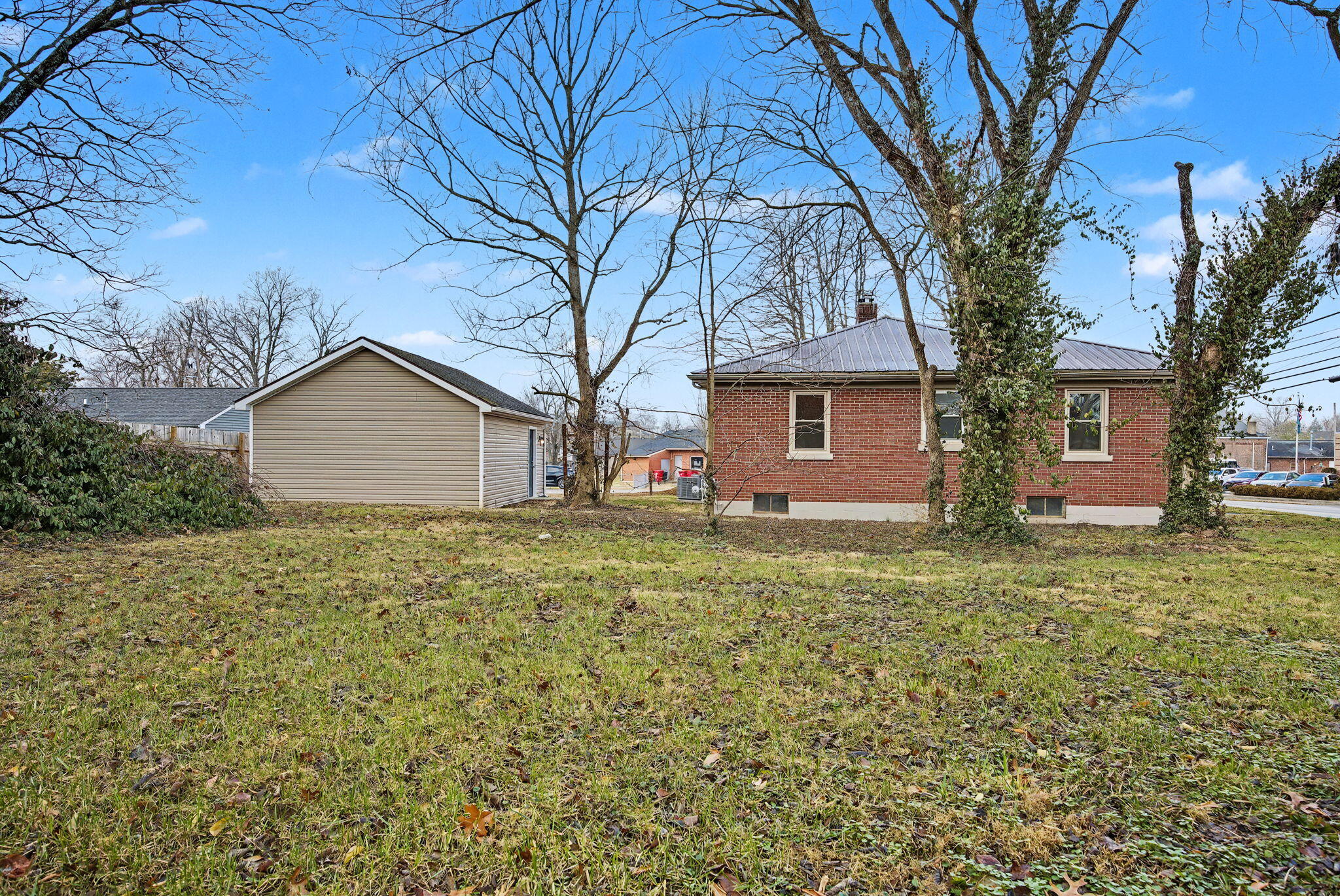300 E Maple Street