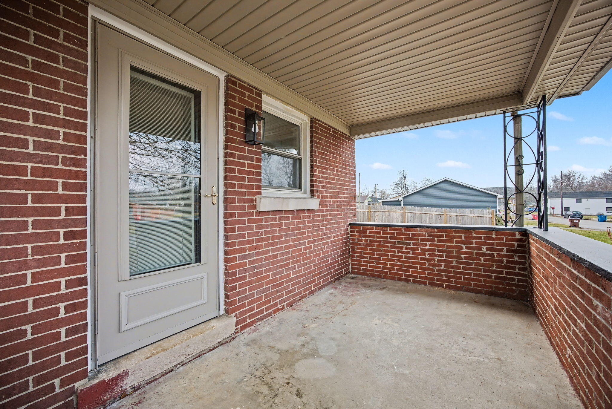 300 E Maple Street