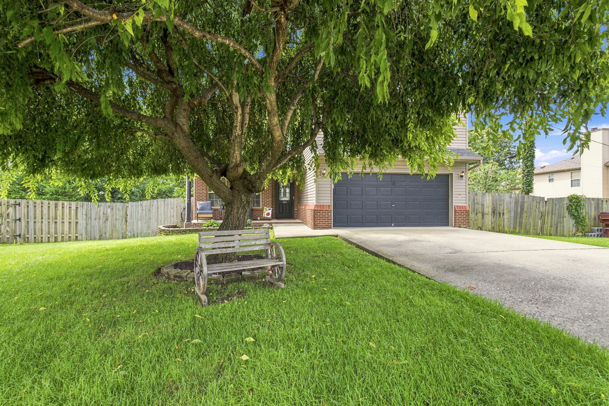 404 E Ridge Drive