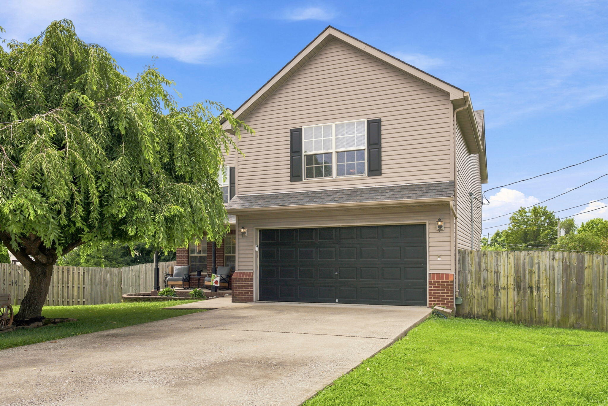 404 E Ridge Drive