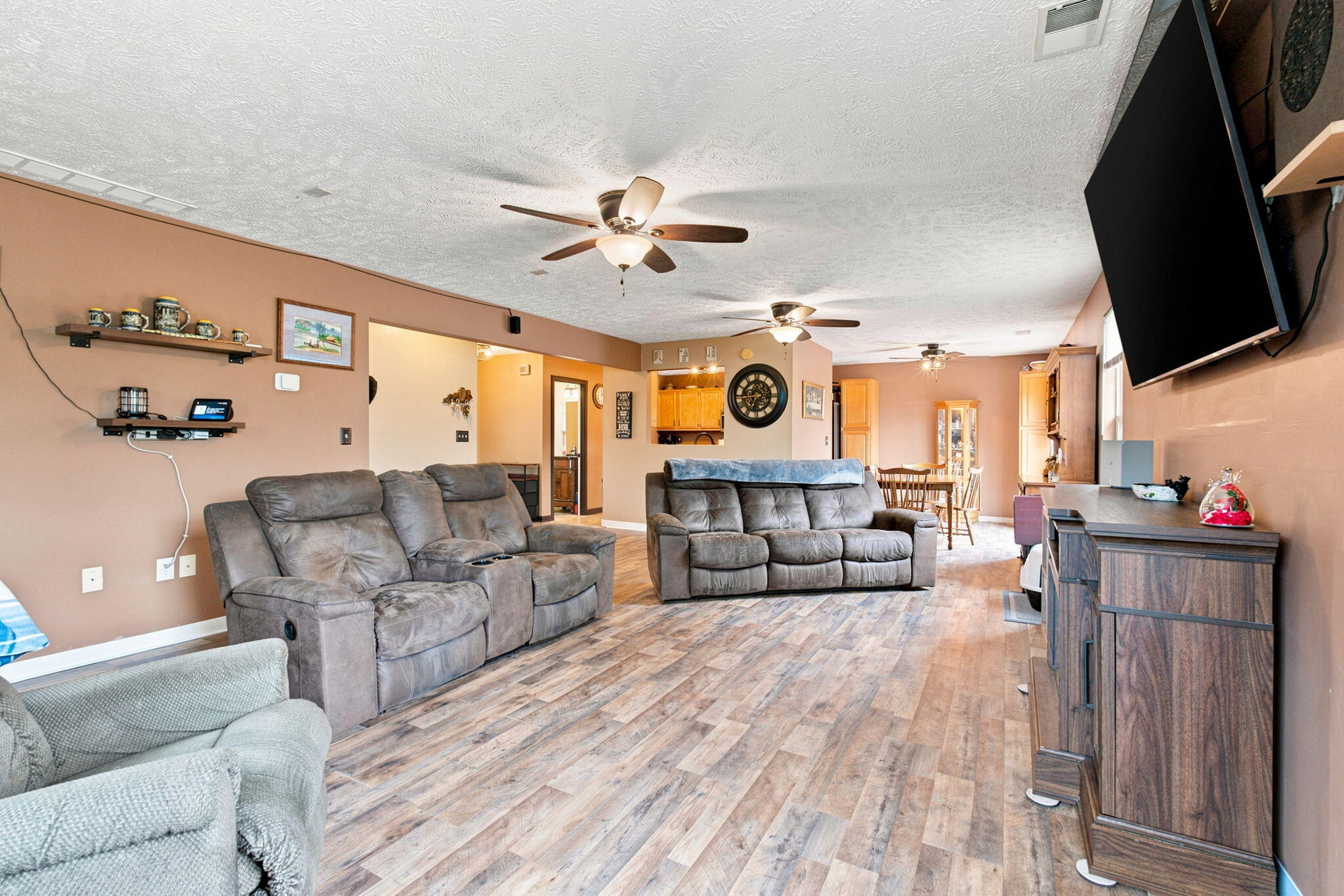 404 E Ridge Drive