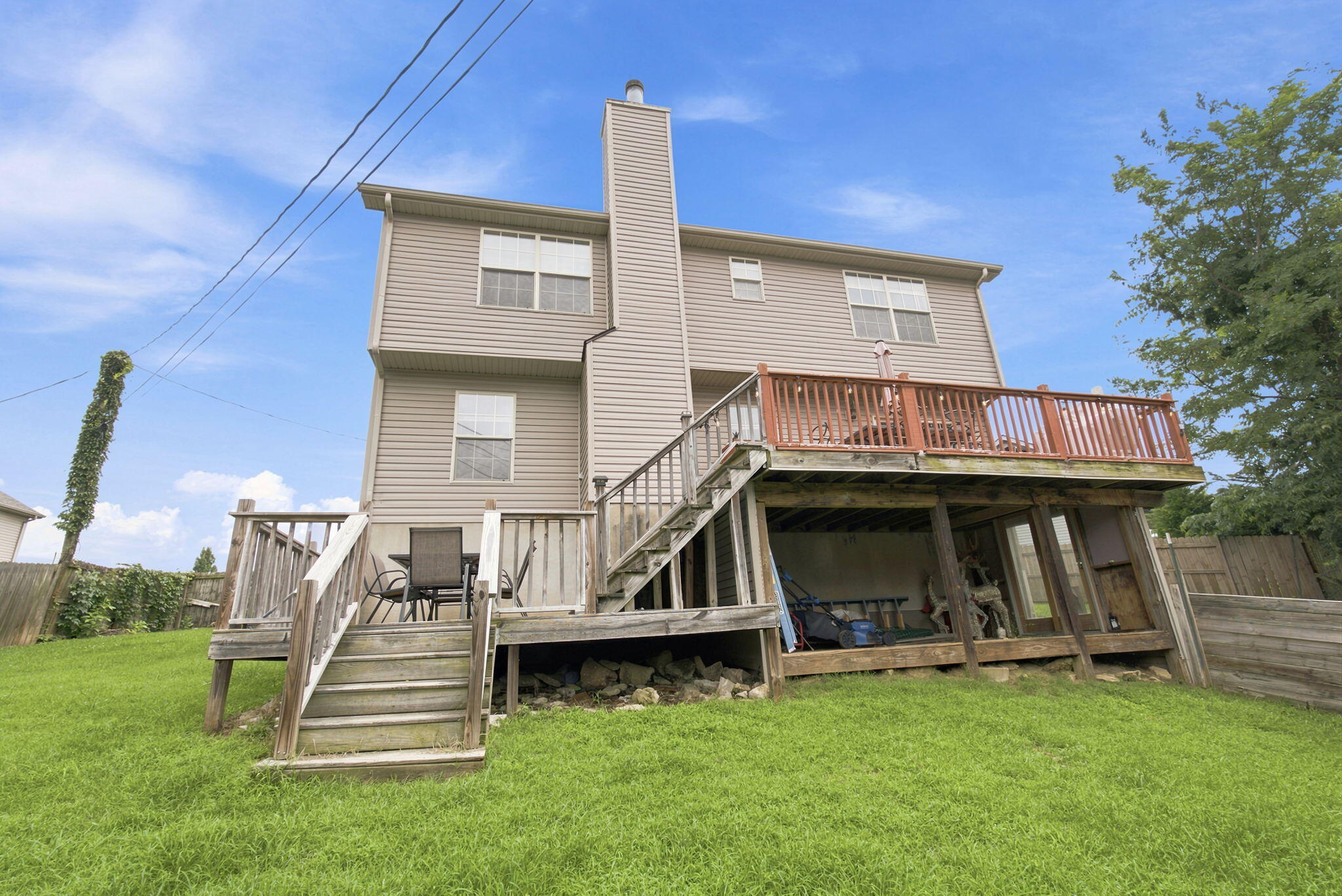 404 E Ridge Drive