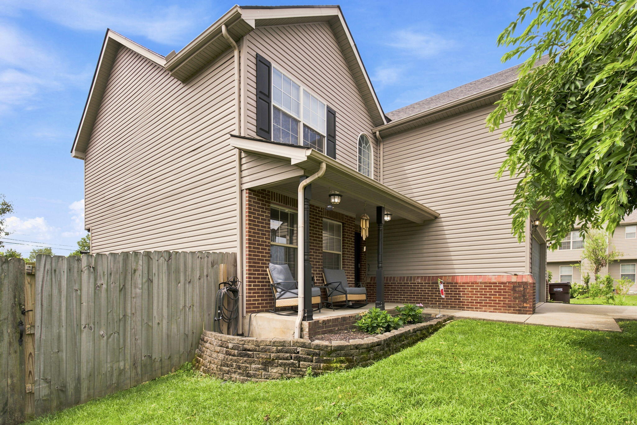 404 E Ridge Drive