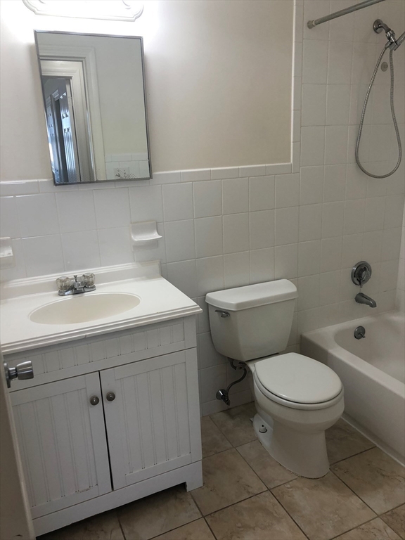 258 Main St # 7