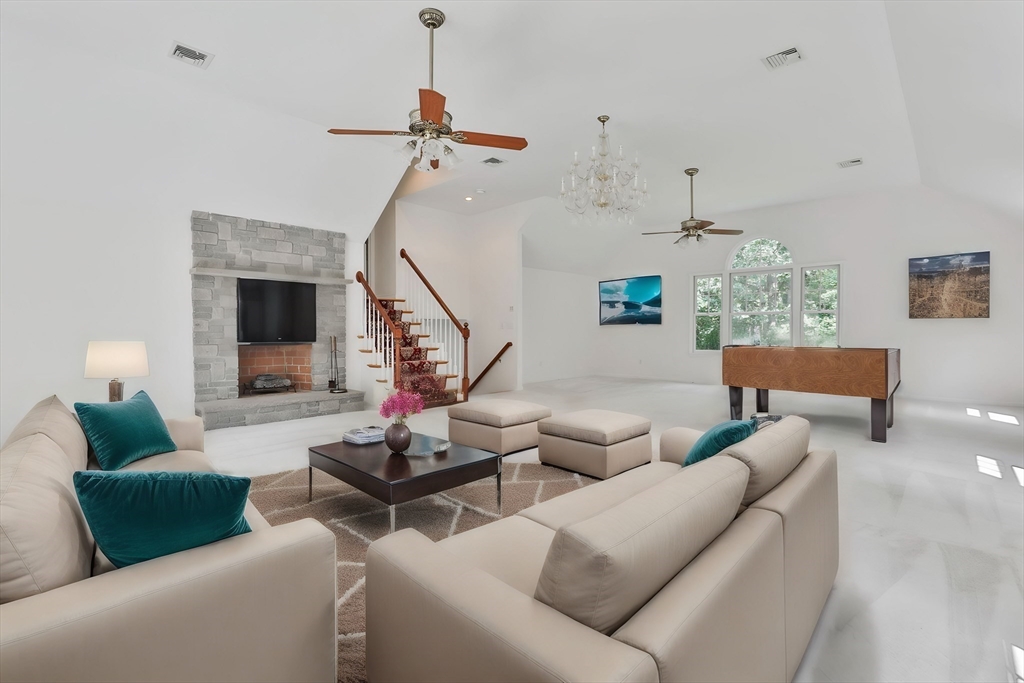 19 Fieldstone Way
