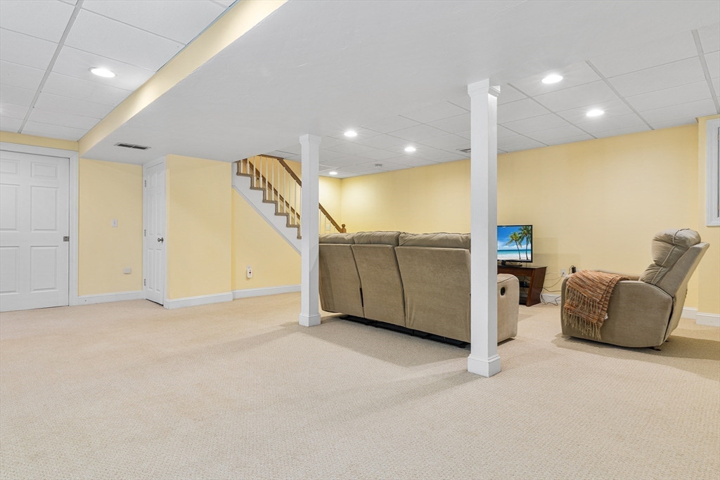 16 Gray Squirrel Cir