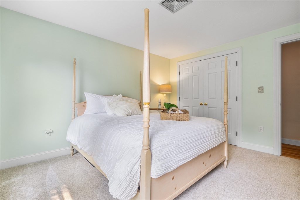 16 Gray Squirrel Cir