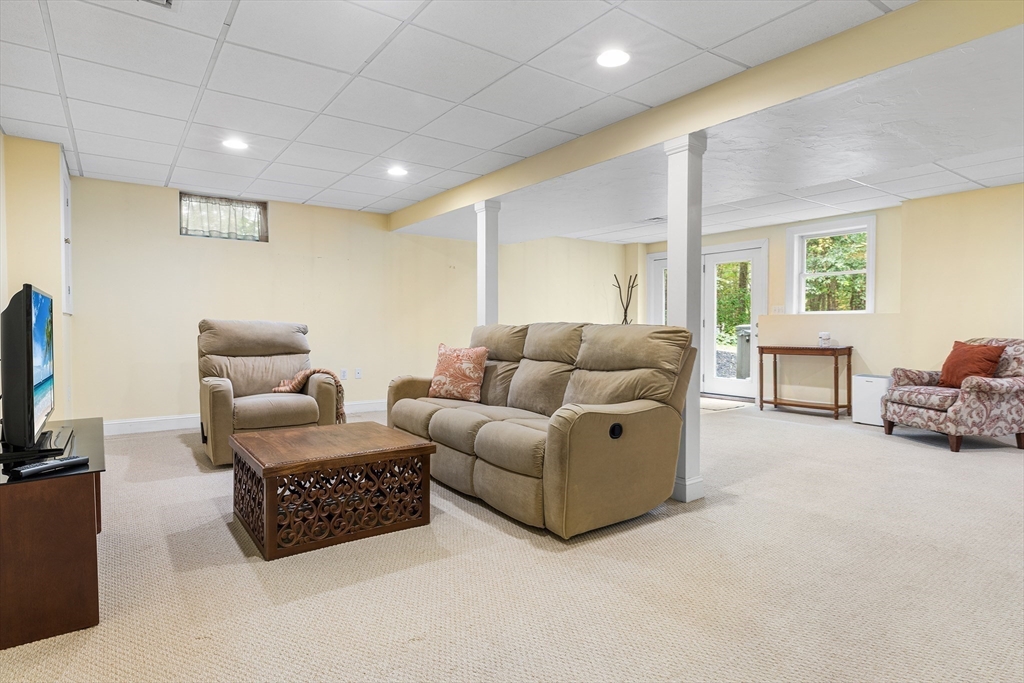 16 Gray Squirrel Cir