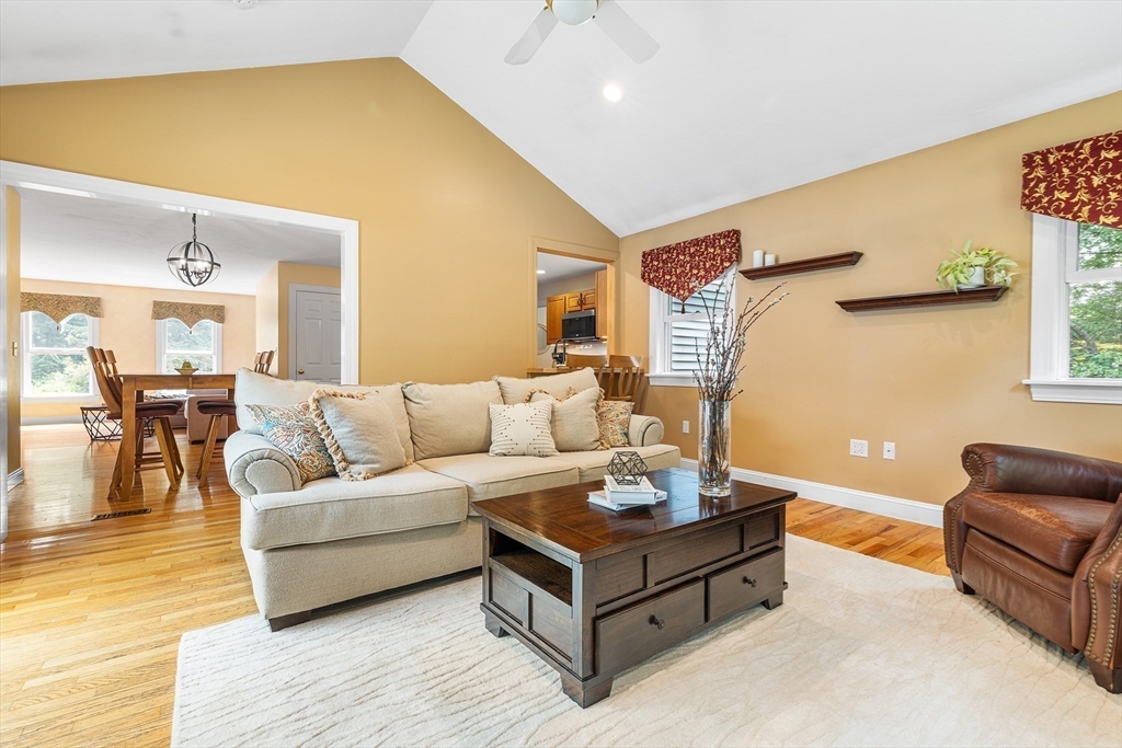 16 Gray Squirrel Cir