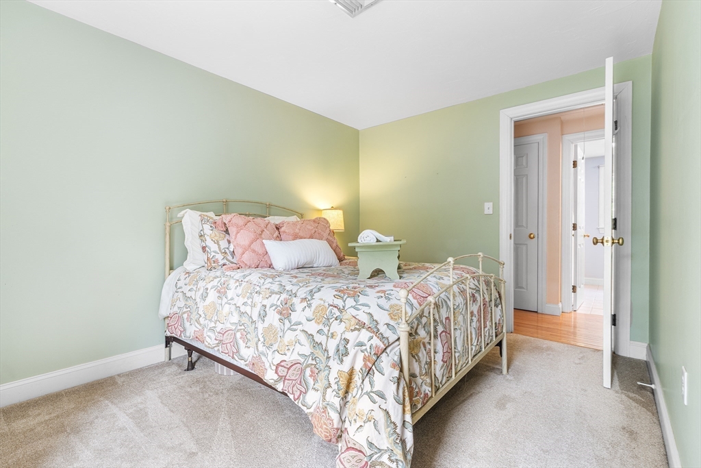 16 Gray Squirrel Cir