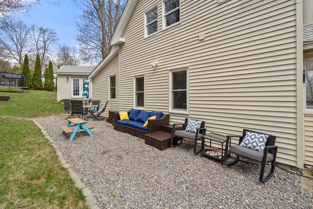10 Cedar St