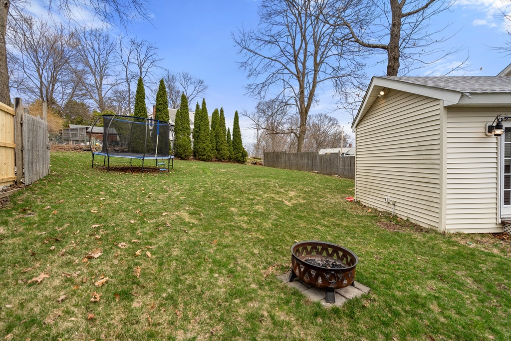 10 Cedar St