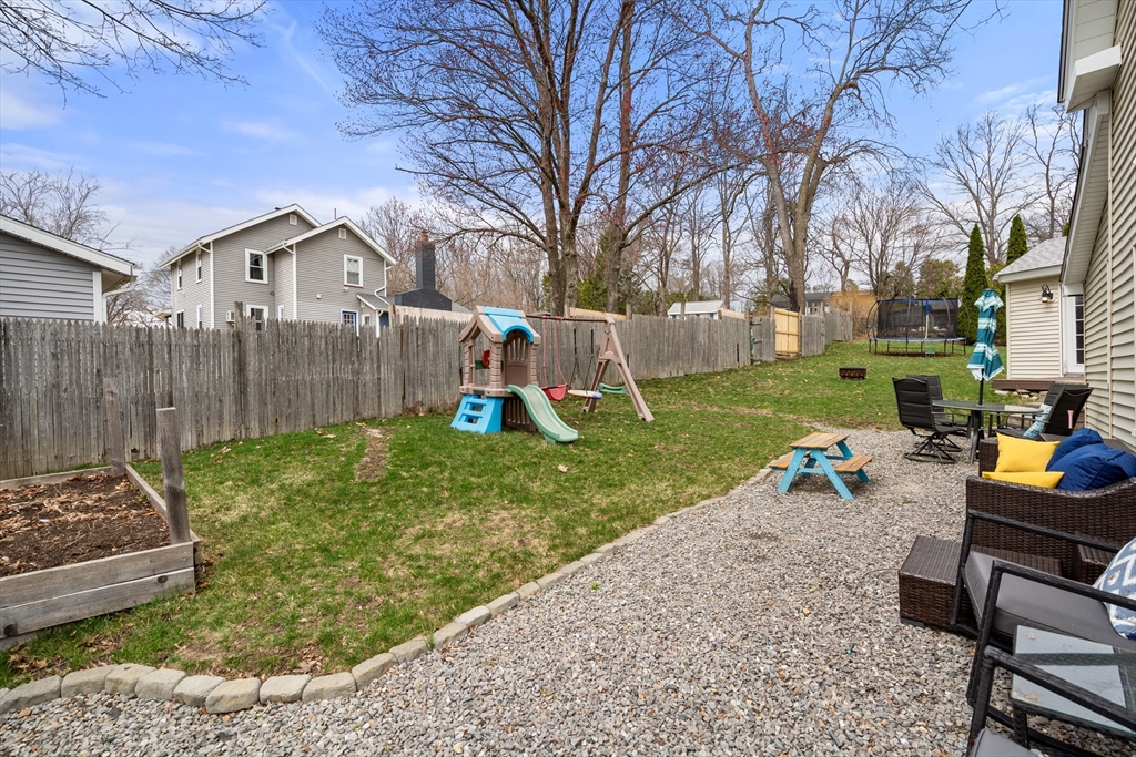 10 Cedar St