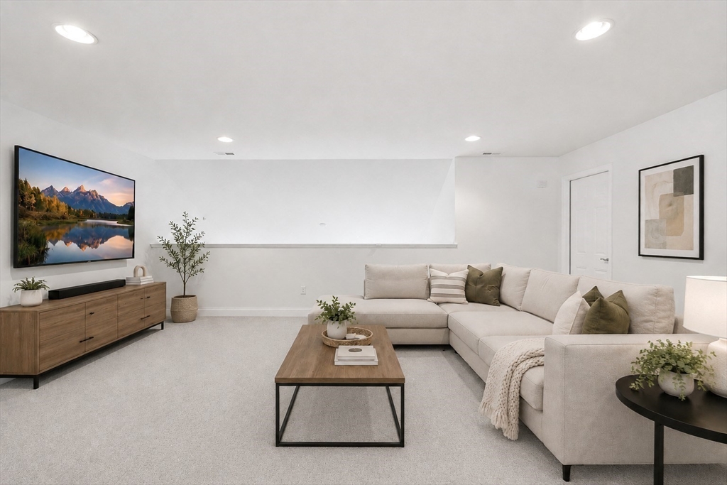 36 Pondside Dr # 36