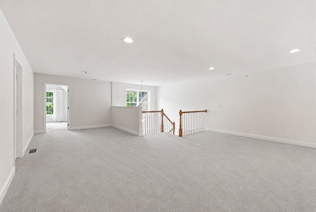 36 Pondside Dr # 36