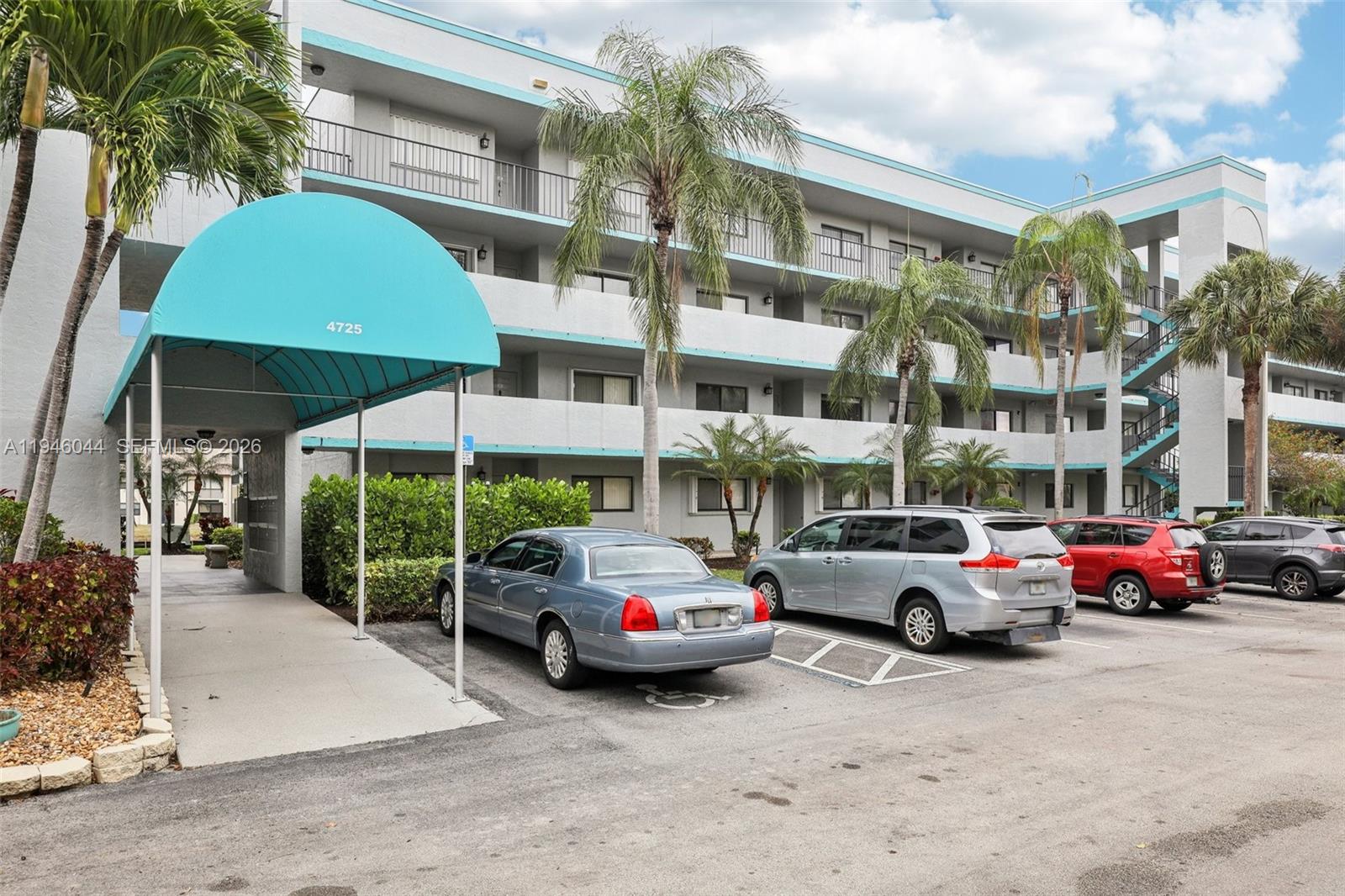 4725 E Lucerne Lakes Boulevard E 405