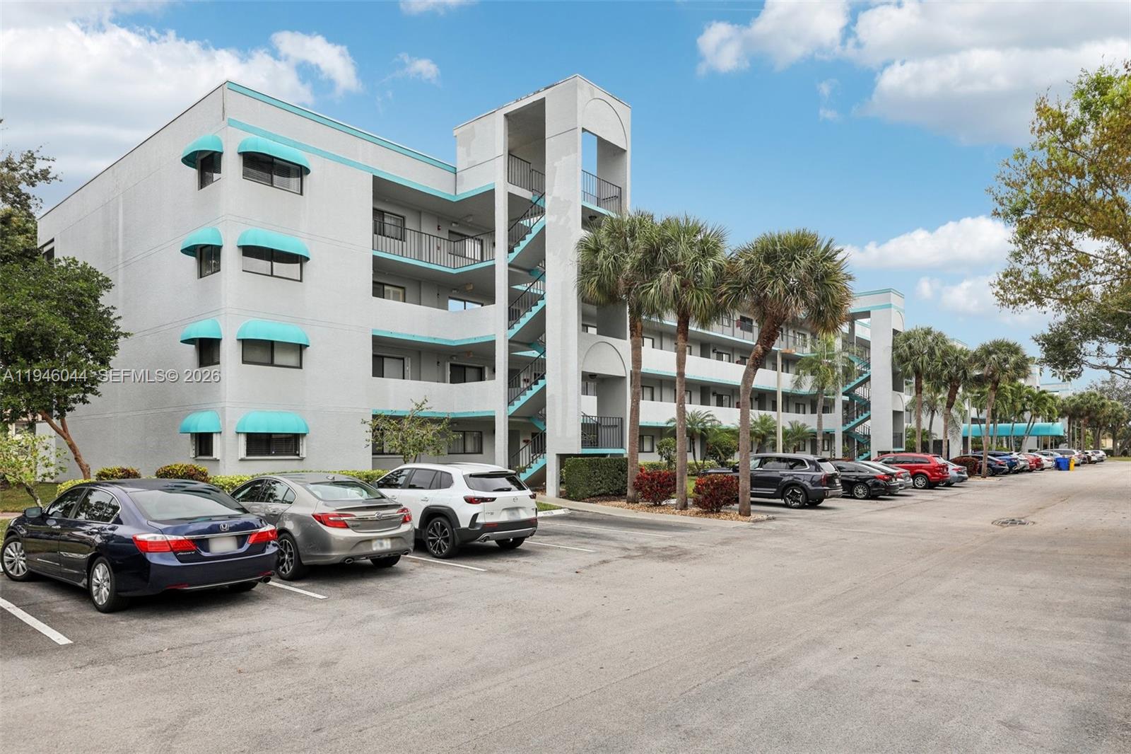 4725 E Lucerne Lakes Boulevard E 405
