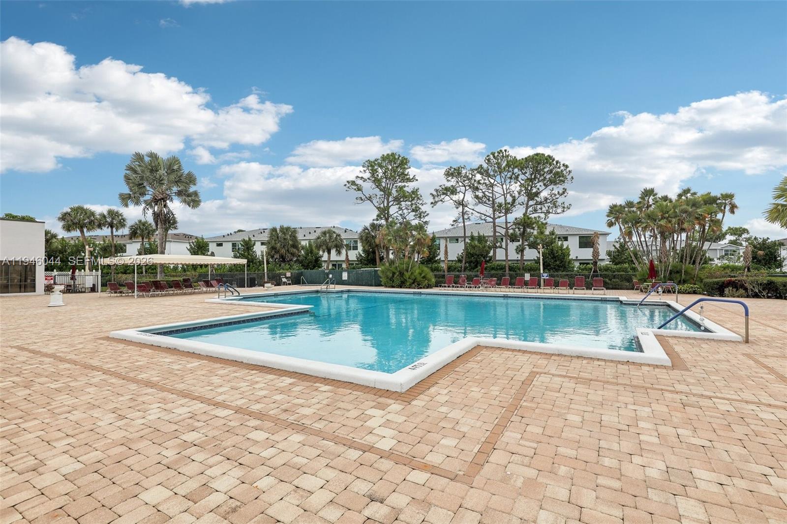 4725 E Lucerne Lakes Boulevard E 405