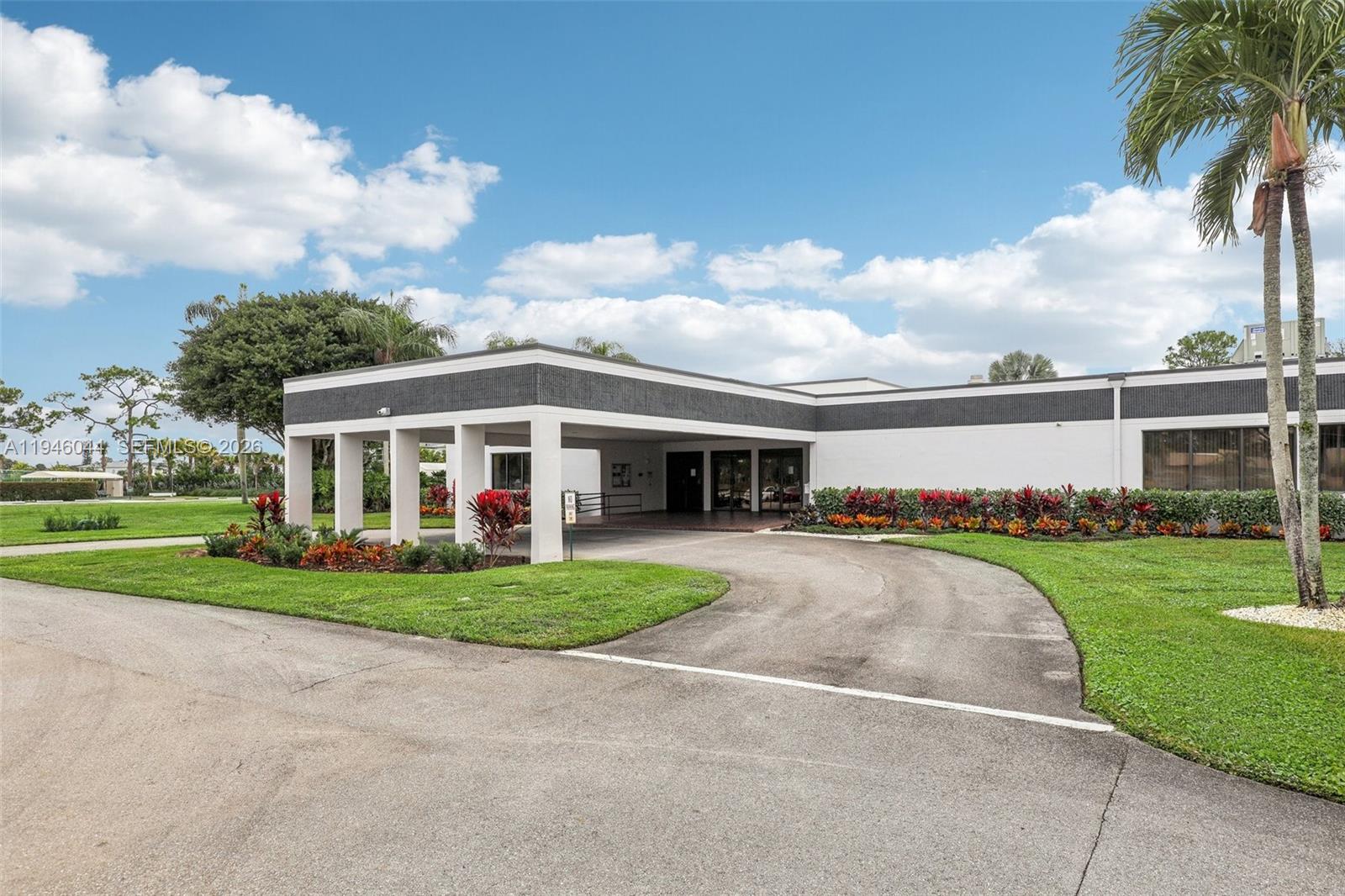 4725 E Lucerne Lakes Boulevard E 405