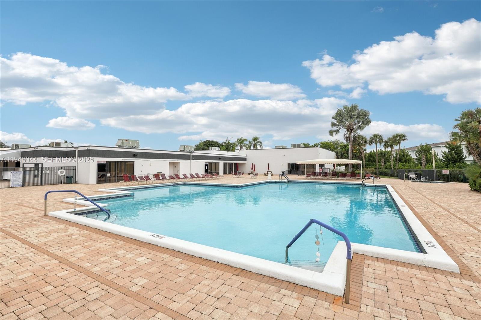 4725 E Lucerne Lakes Boulevard E 405