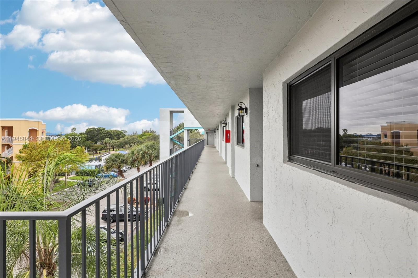 4725 E Lucerne Lakes Boulevard E 405