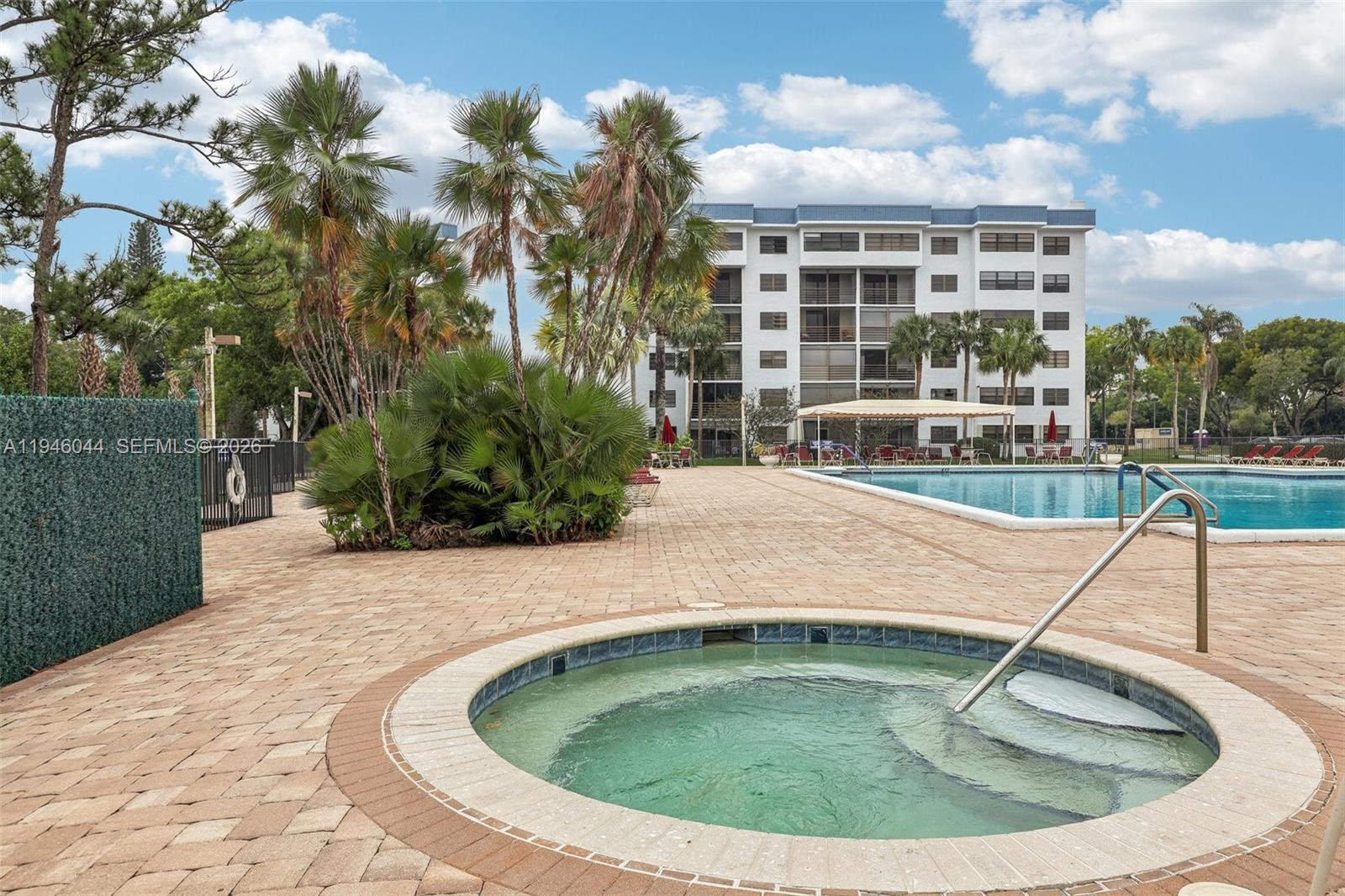 4725 E Lucerne Lakes Boulevard E 405