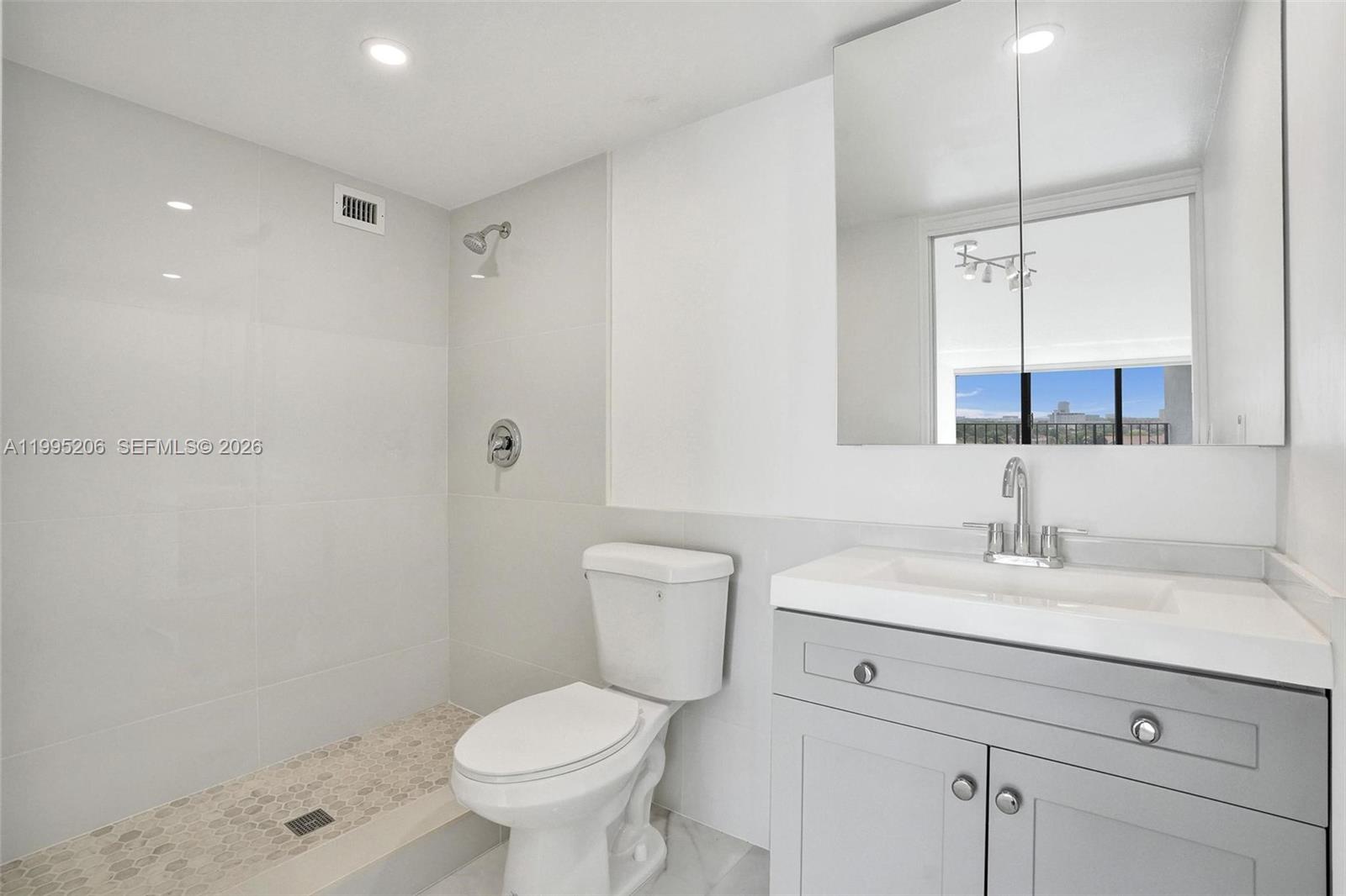 200 Leslie Drive 918