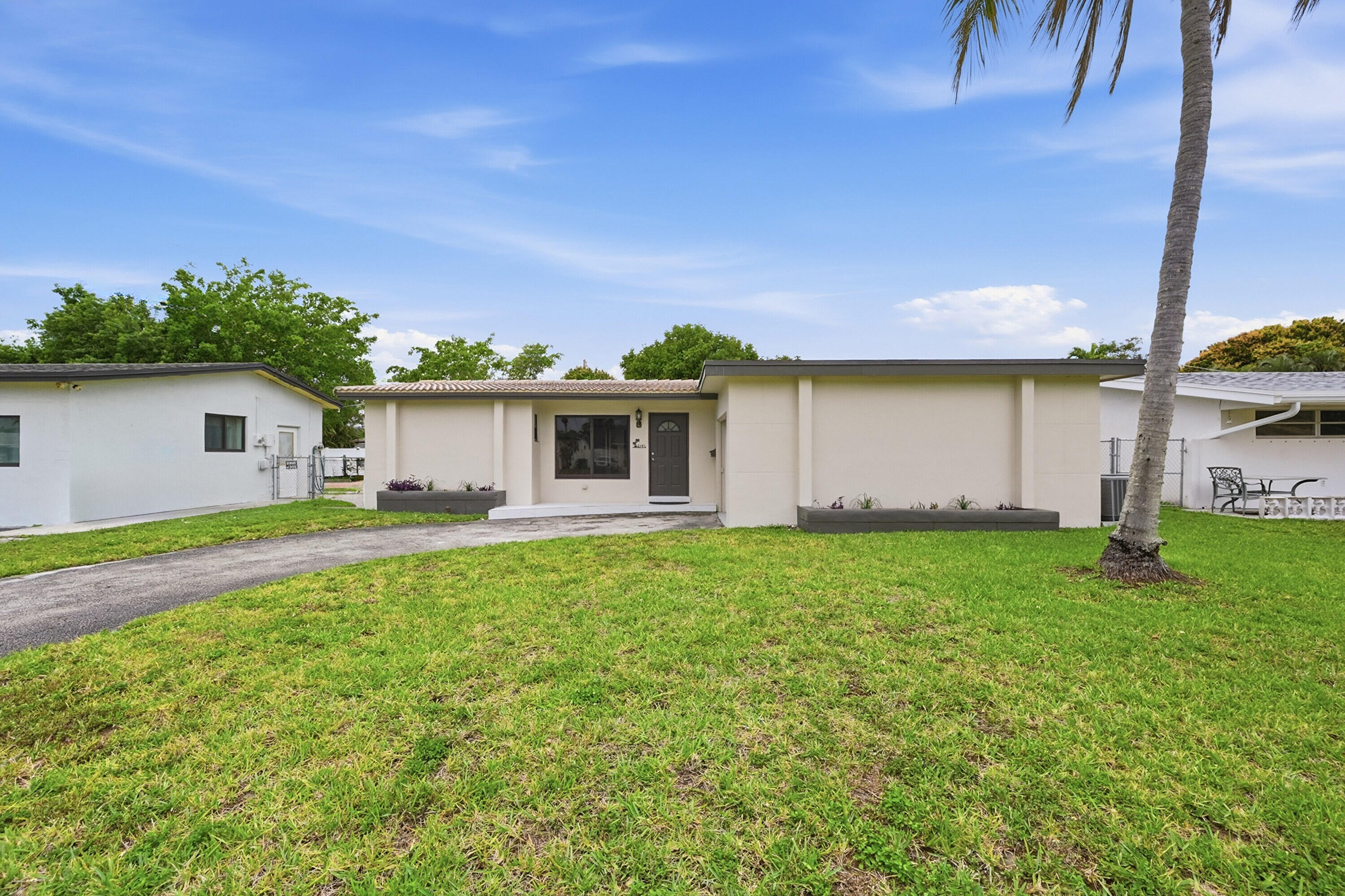 2141 NW 73rd Avenue