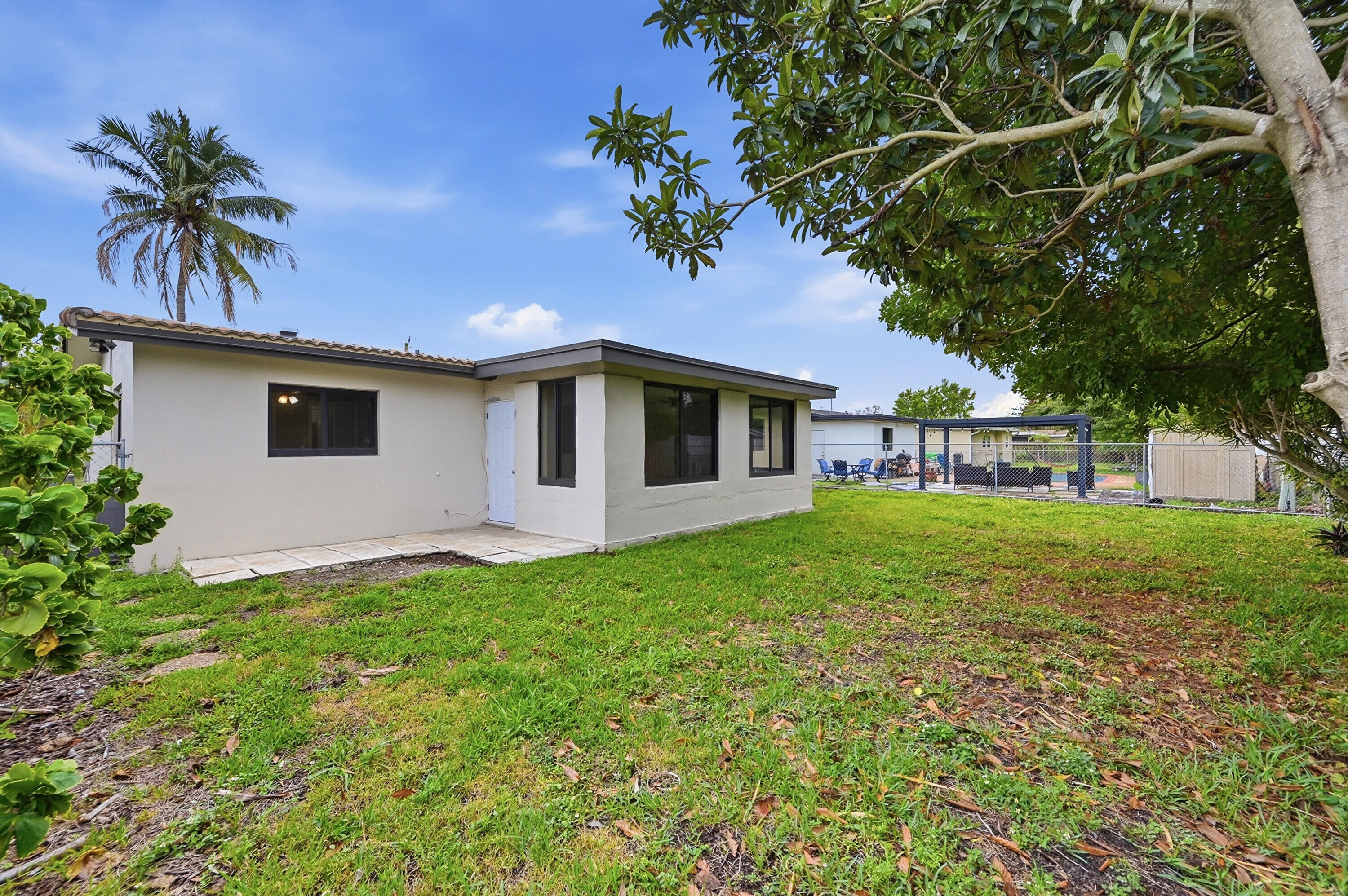 2141 NW 73rd Avenue