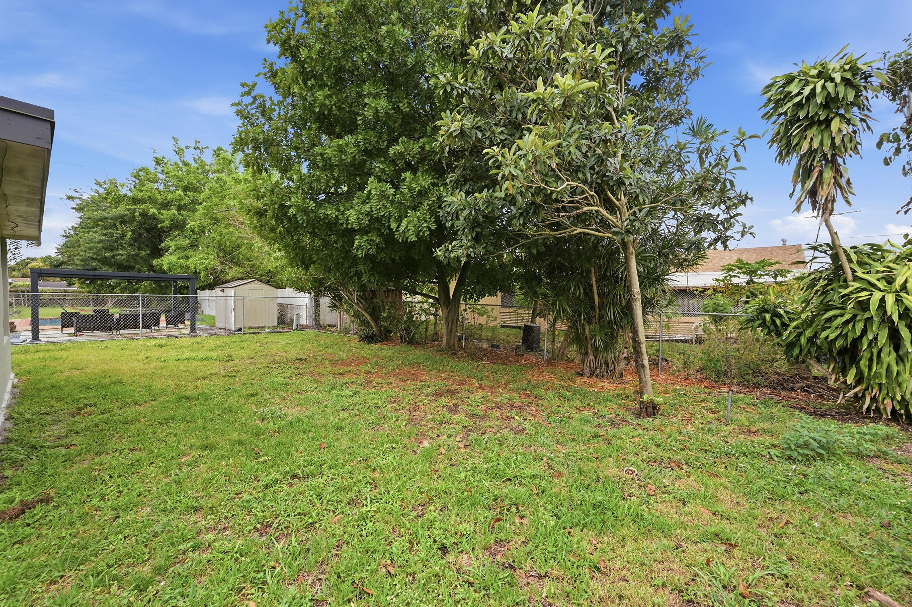 2141 NW 73rd Avenue