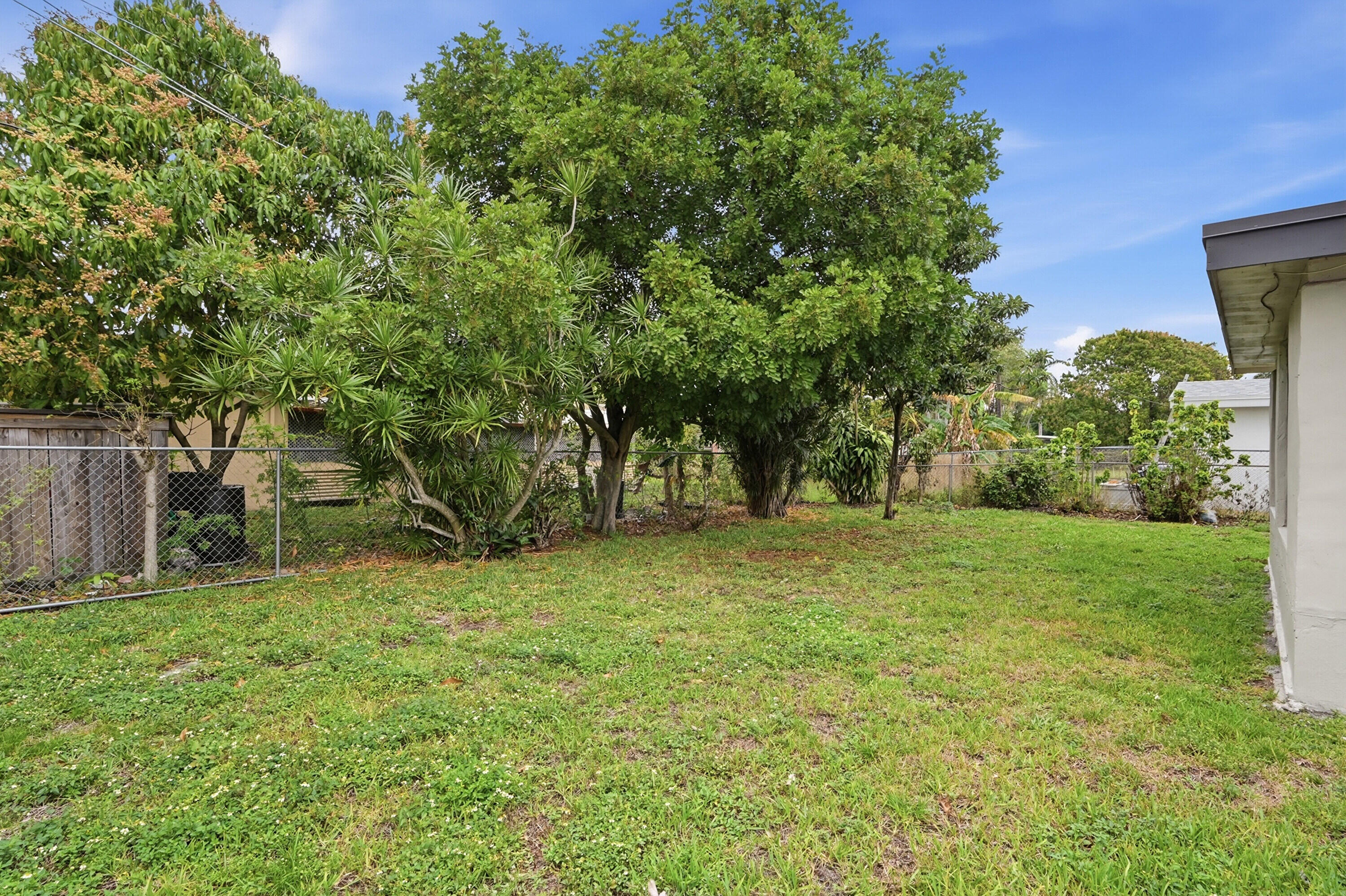 2141 NW 73rd Avenue