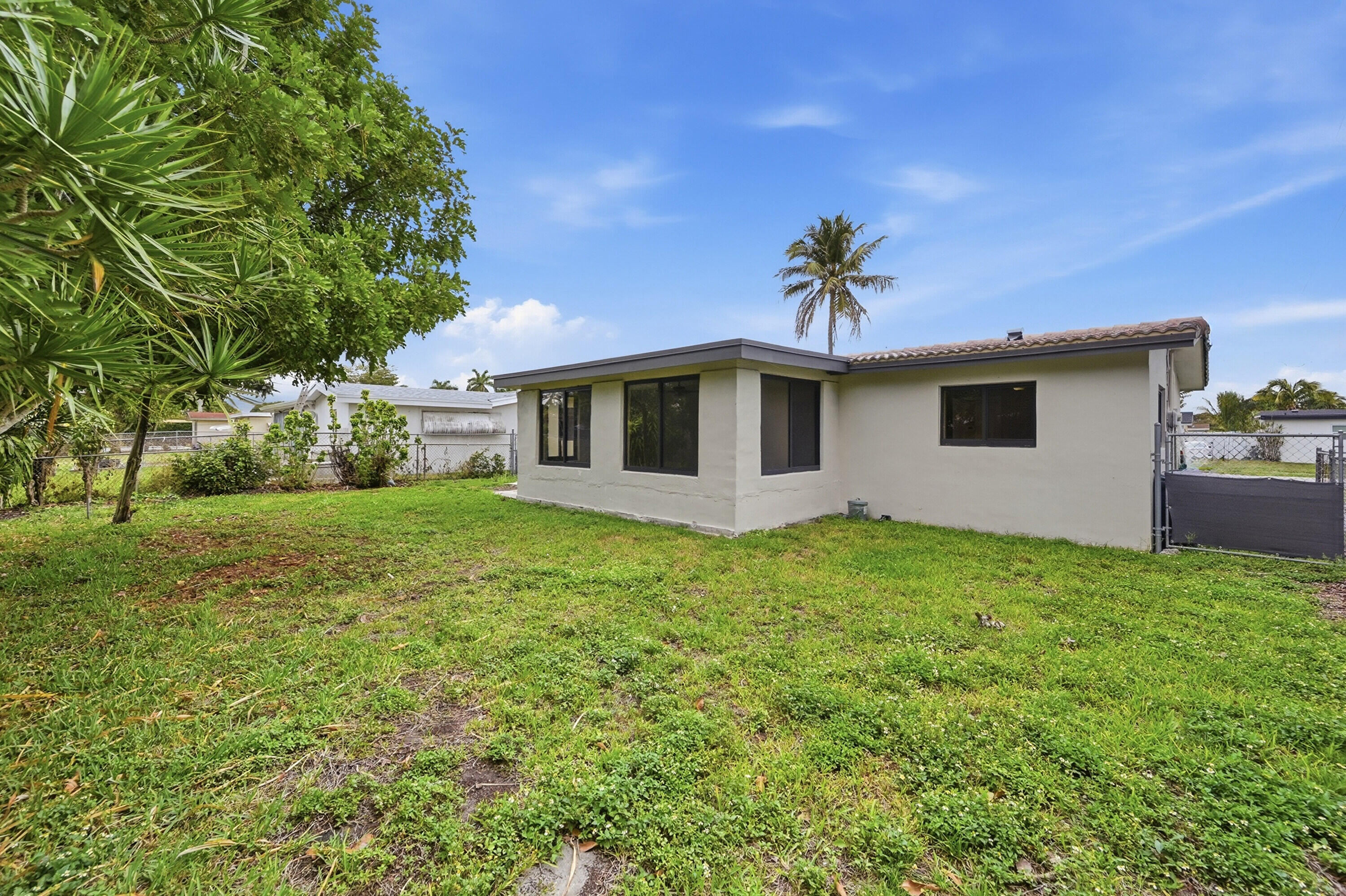 2141 NW 73rd Avenue