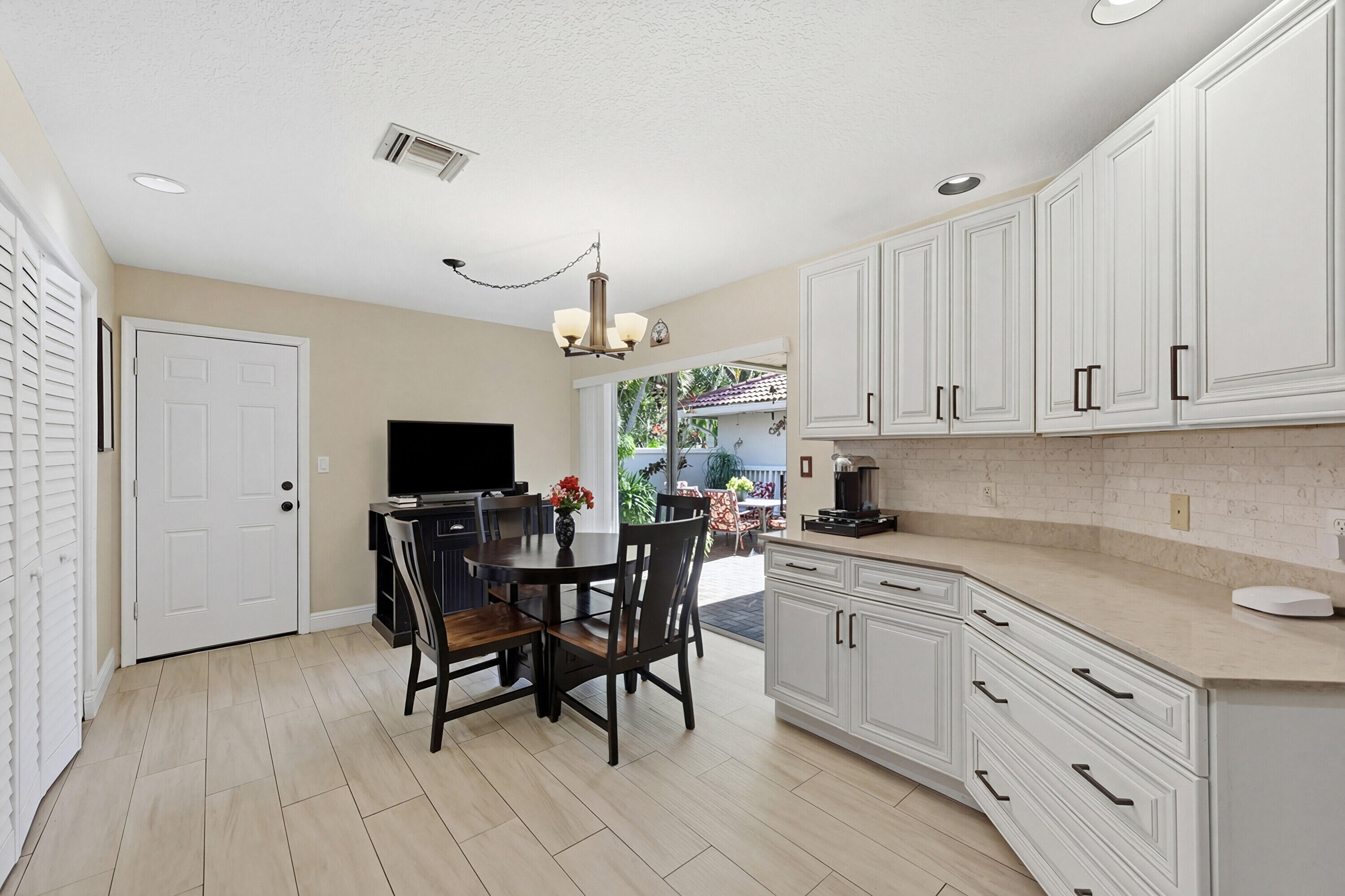 4115 Carriage Drive P2