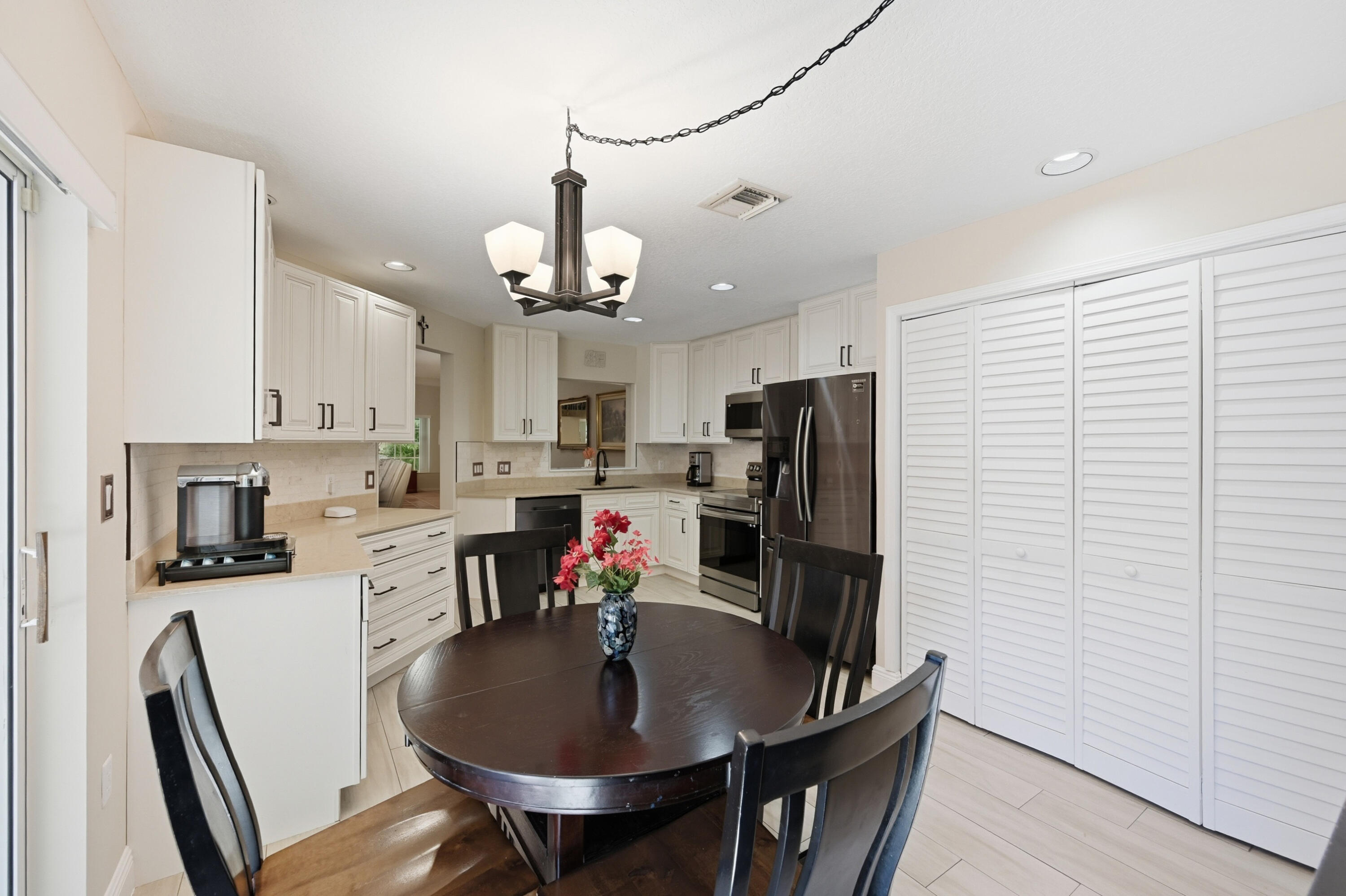 4115 Carriage Drive P2