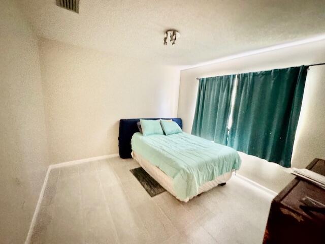 2810 NW 8th Court