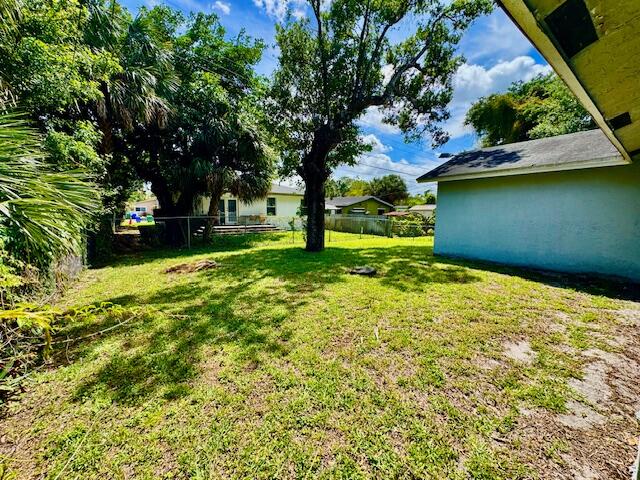 2810 NW 8th Court