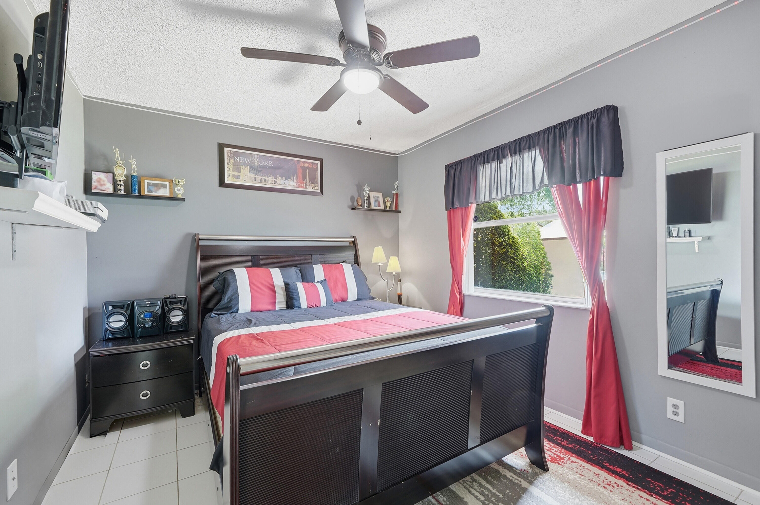 6627 N Parkway Drive 1