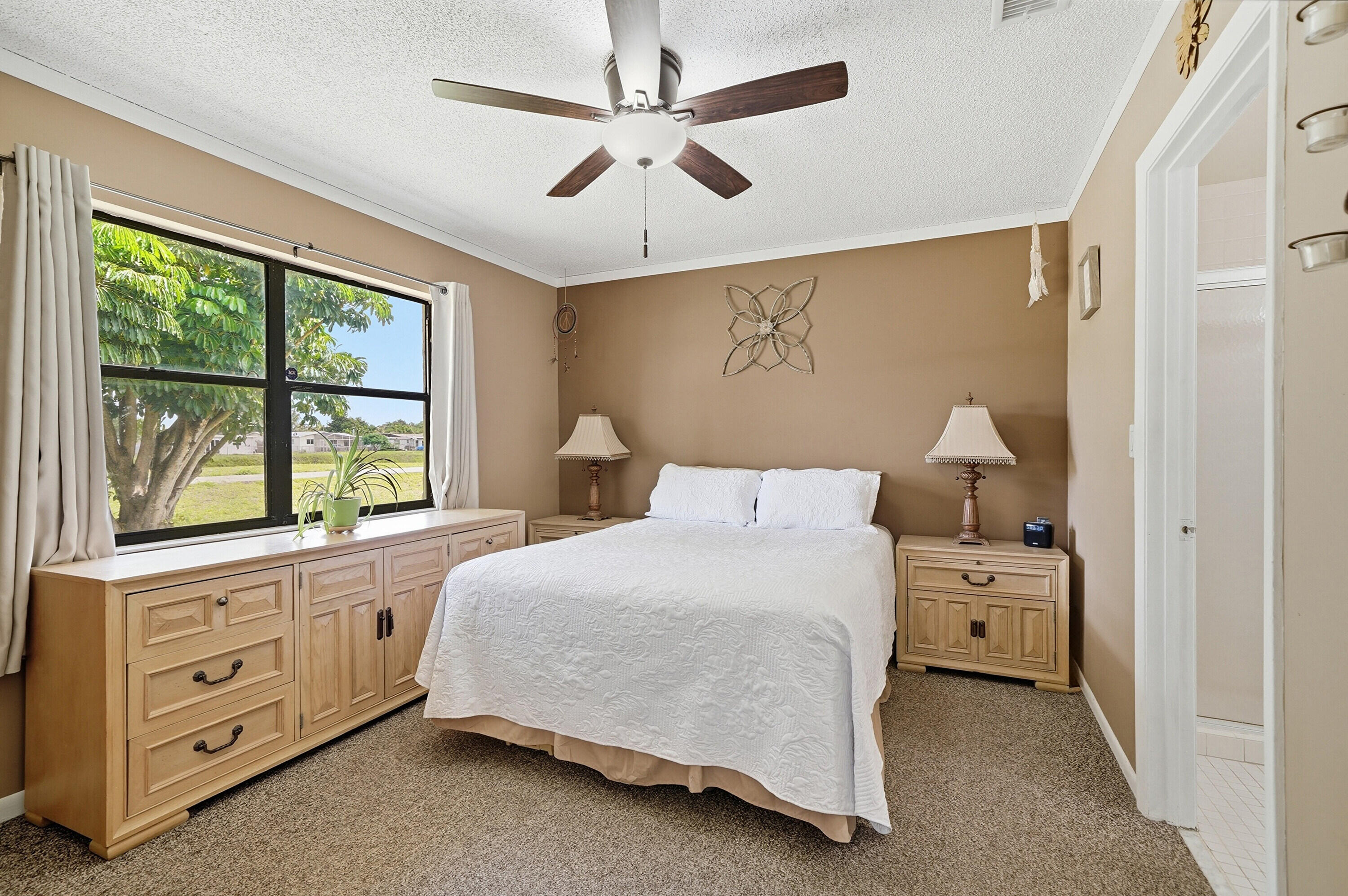 6627 N Parkway Drive 1