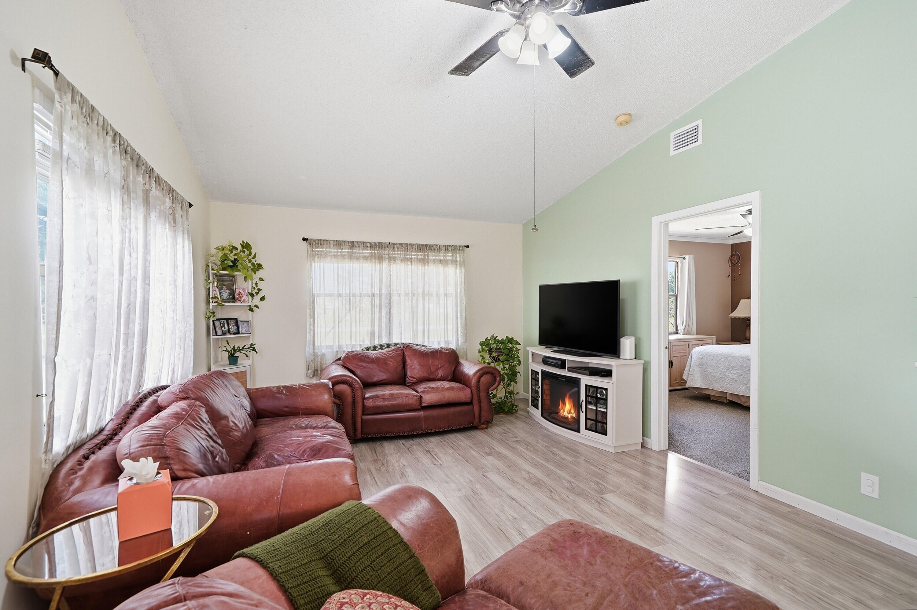 6627 N Parkway Drive 1