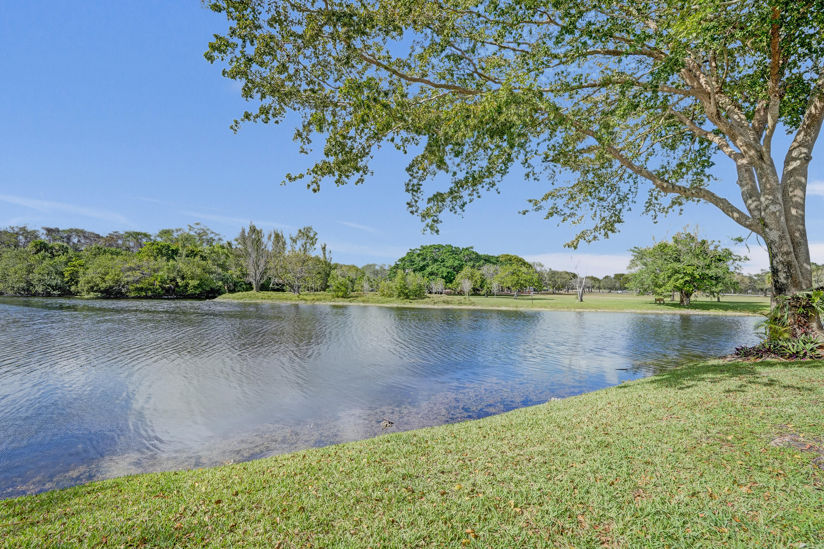 2541 N Carambola Cir Circle 1832