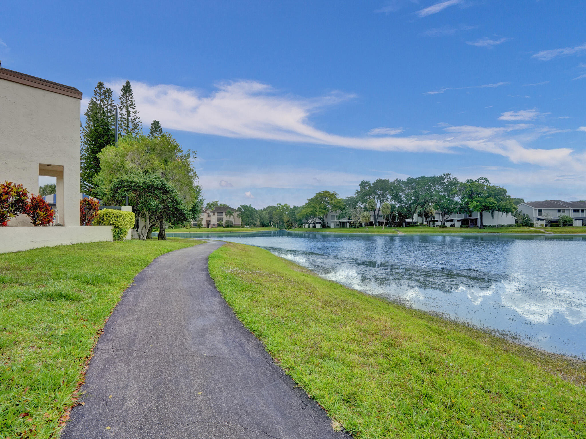 2541 N Carambola Cir Circle 1832