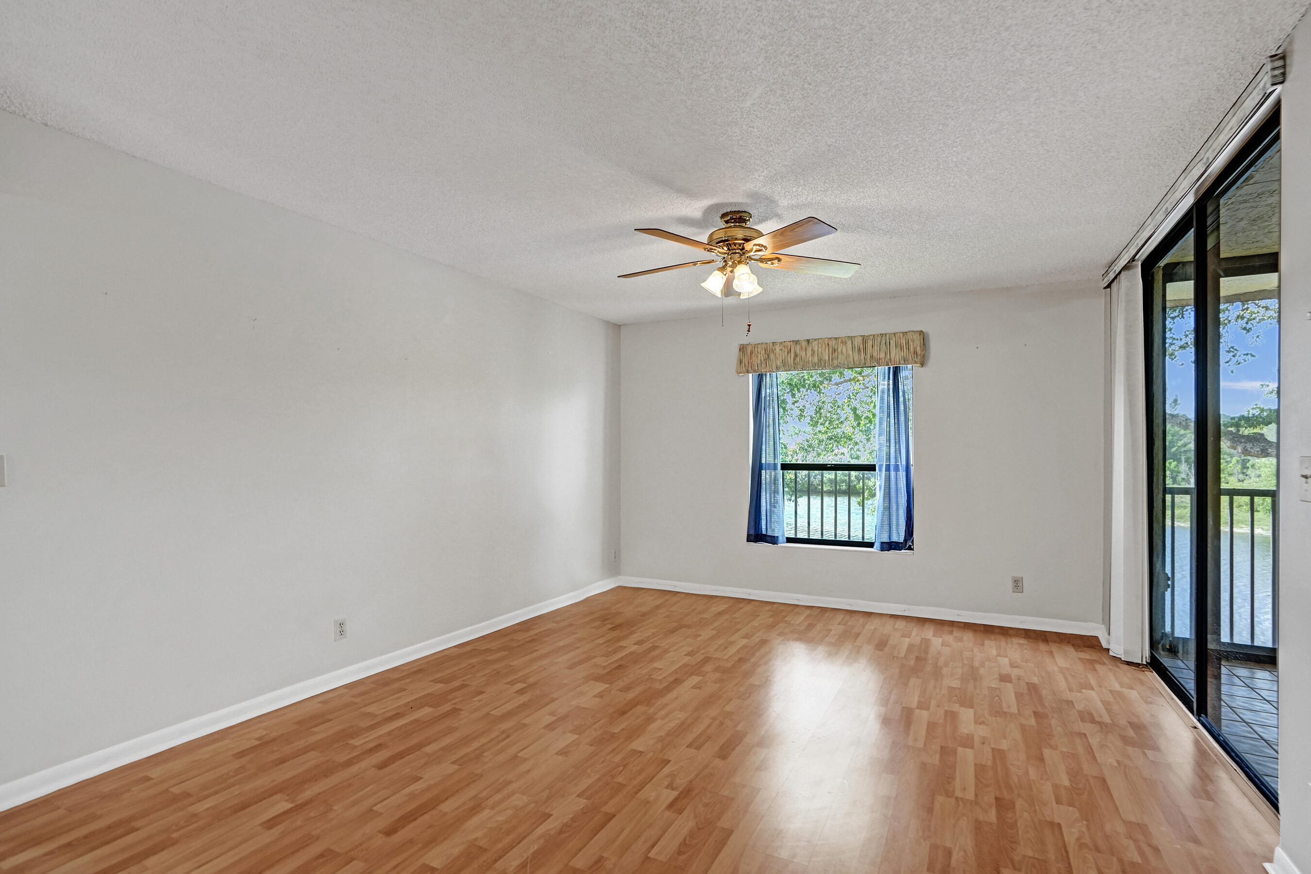 2541 N Carambola Cir Circle 1832