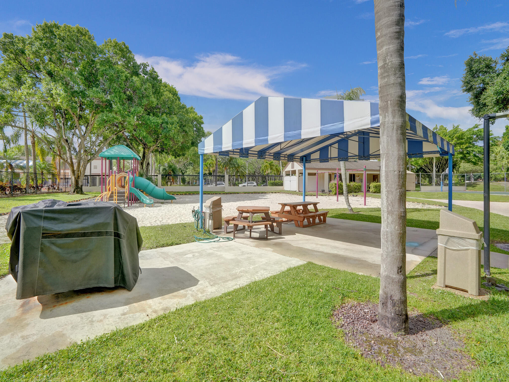 2541 N Carambola Cir Circle 1832