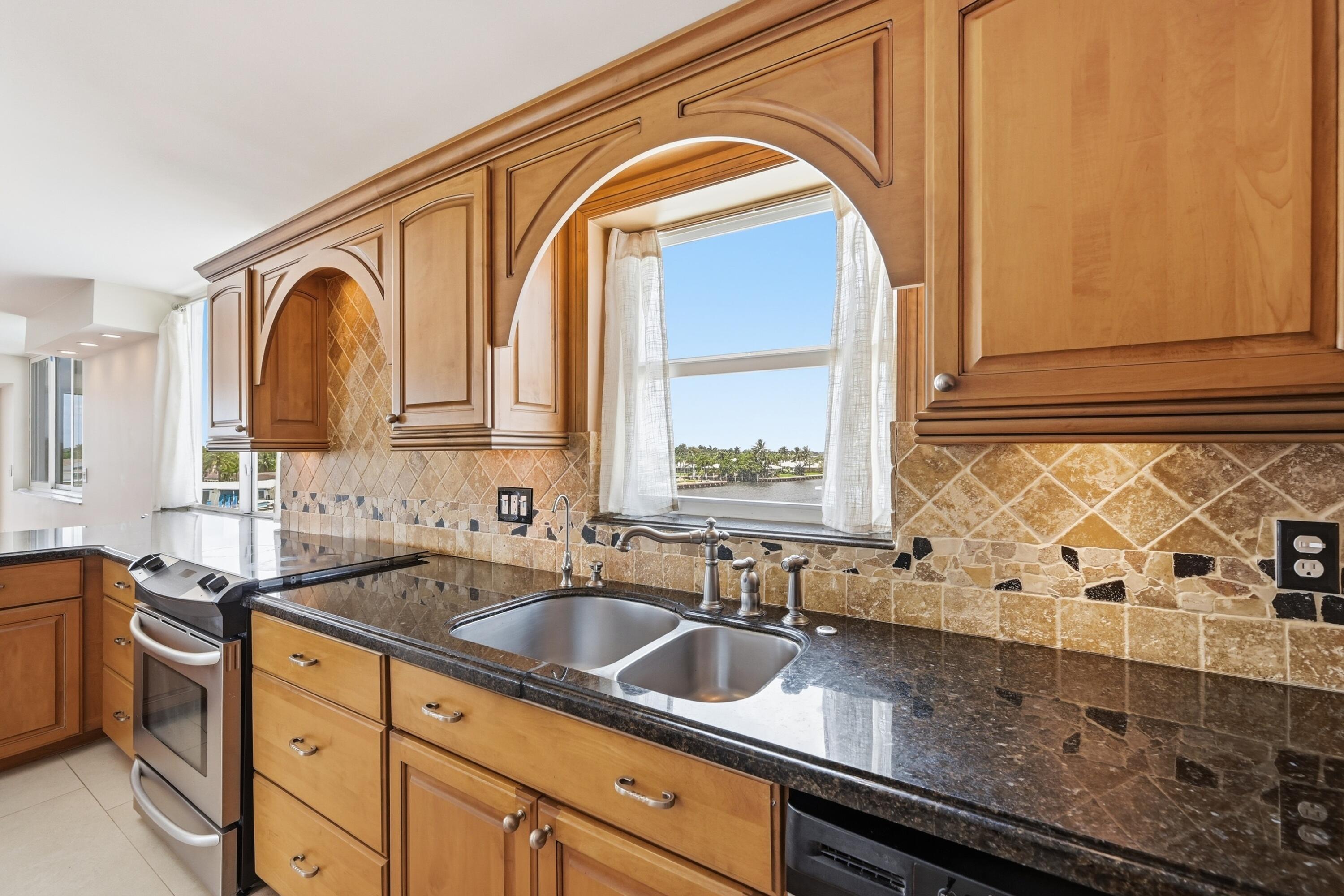401 N Riverside Drive 408